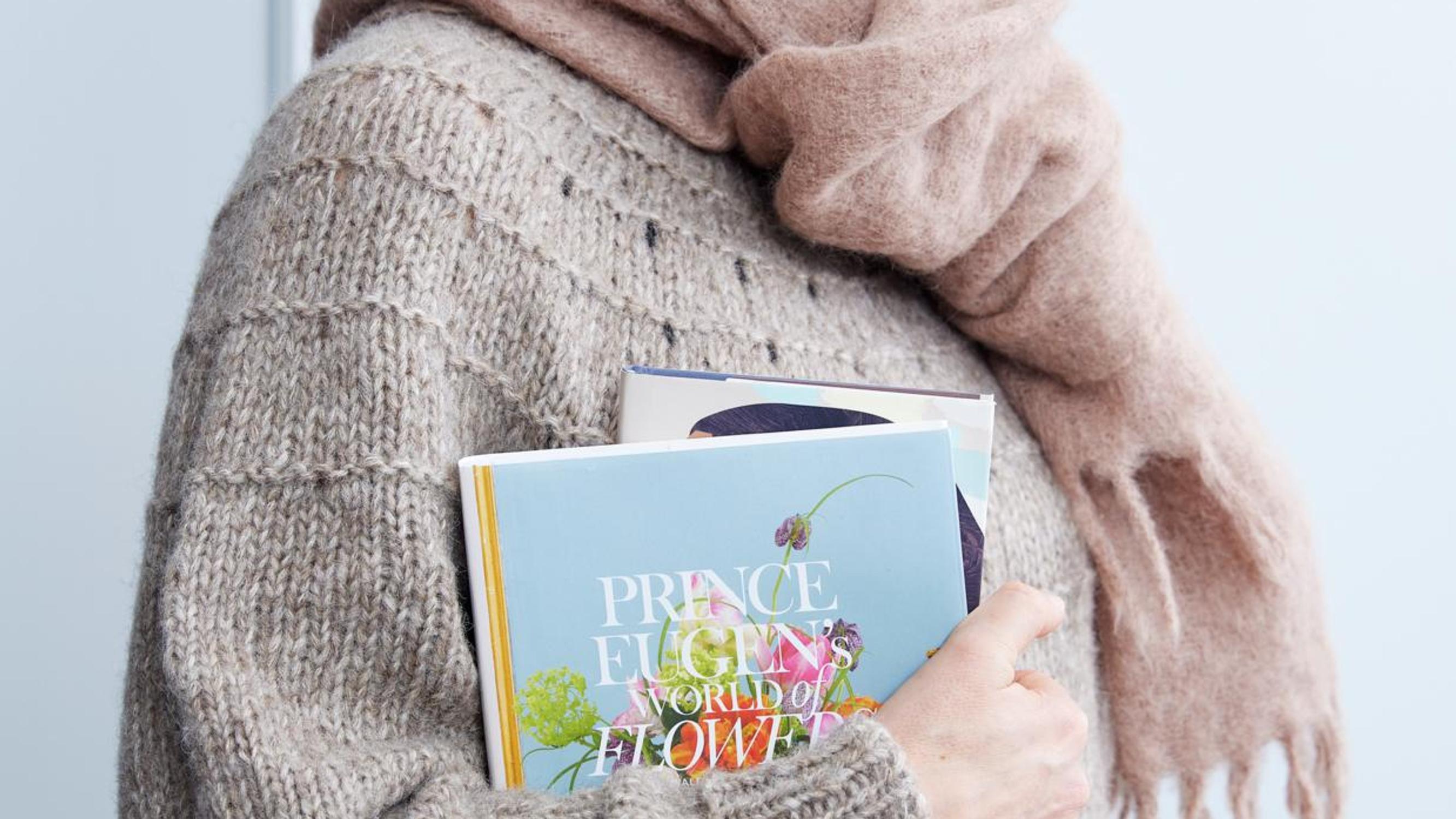 Knit an easy yet elegant top-down yoke sweater—the Simplo pattern is quick to knit with bulky yarn