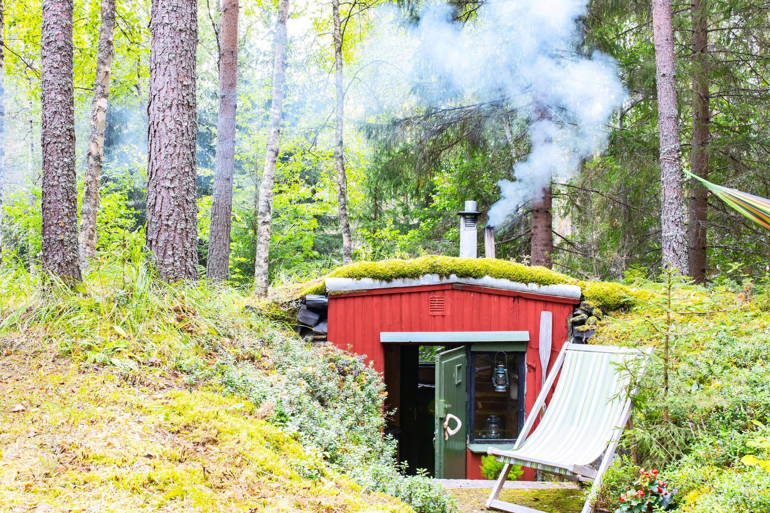 Dugout sauna in the earth’s embrace: How Noora and Ville cherish a war veteran’s sauna