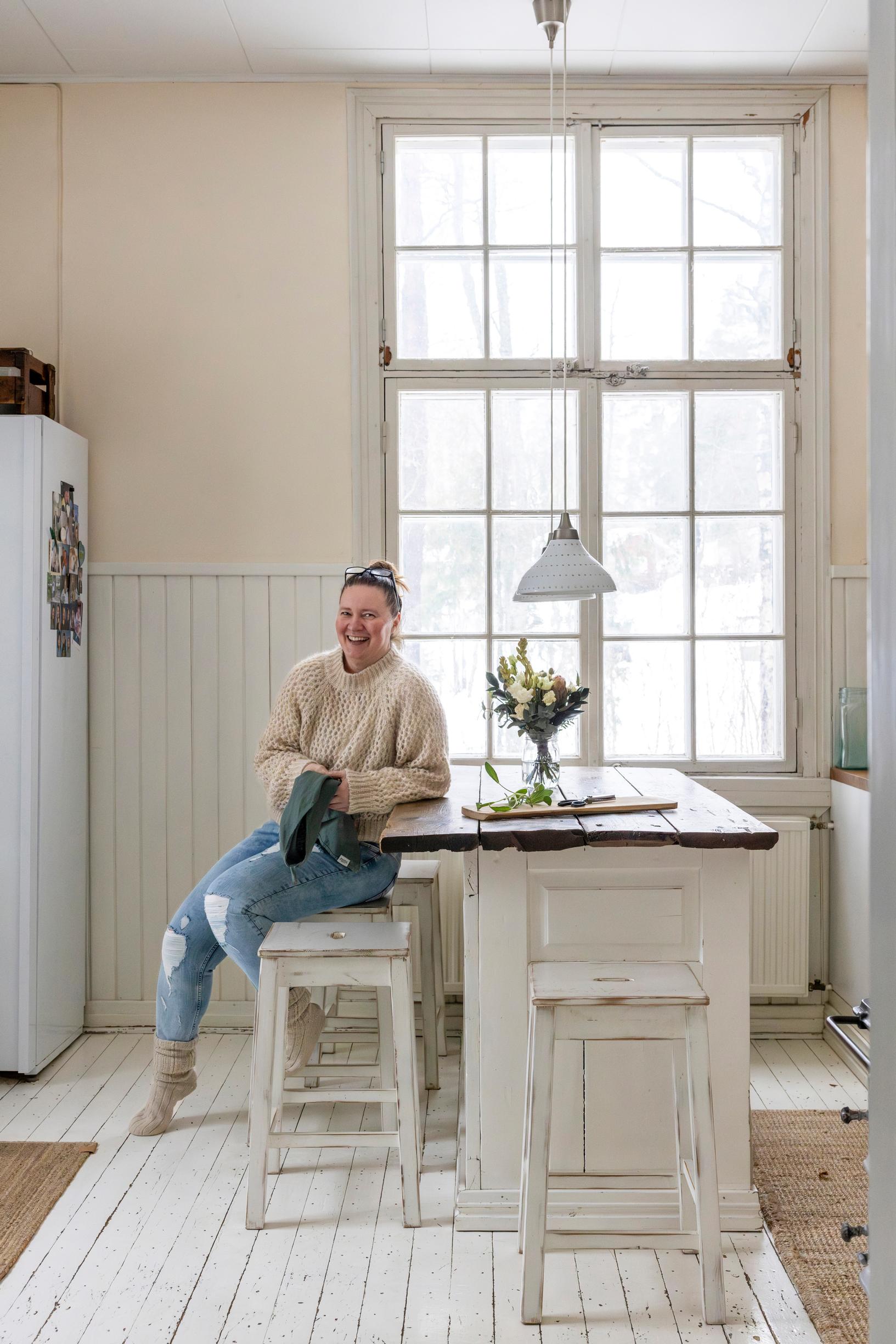 Tiiti Henriksson in the kitchen