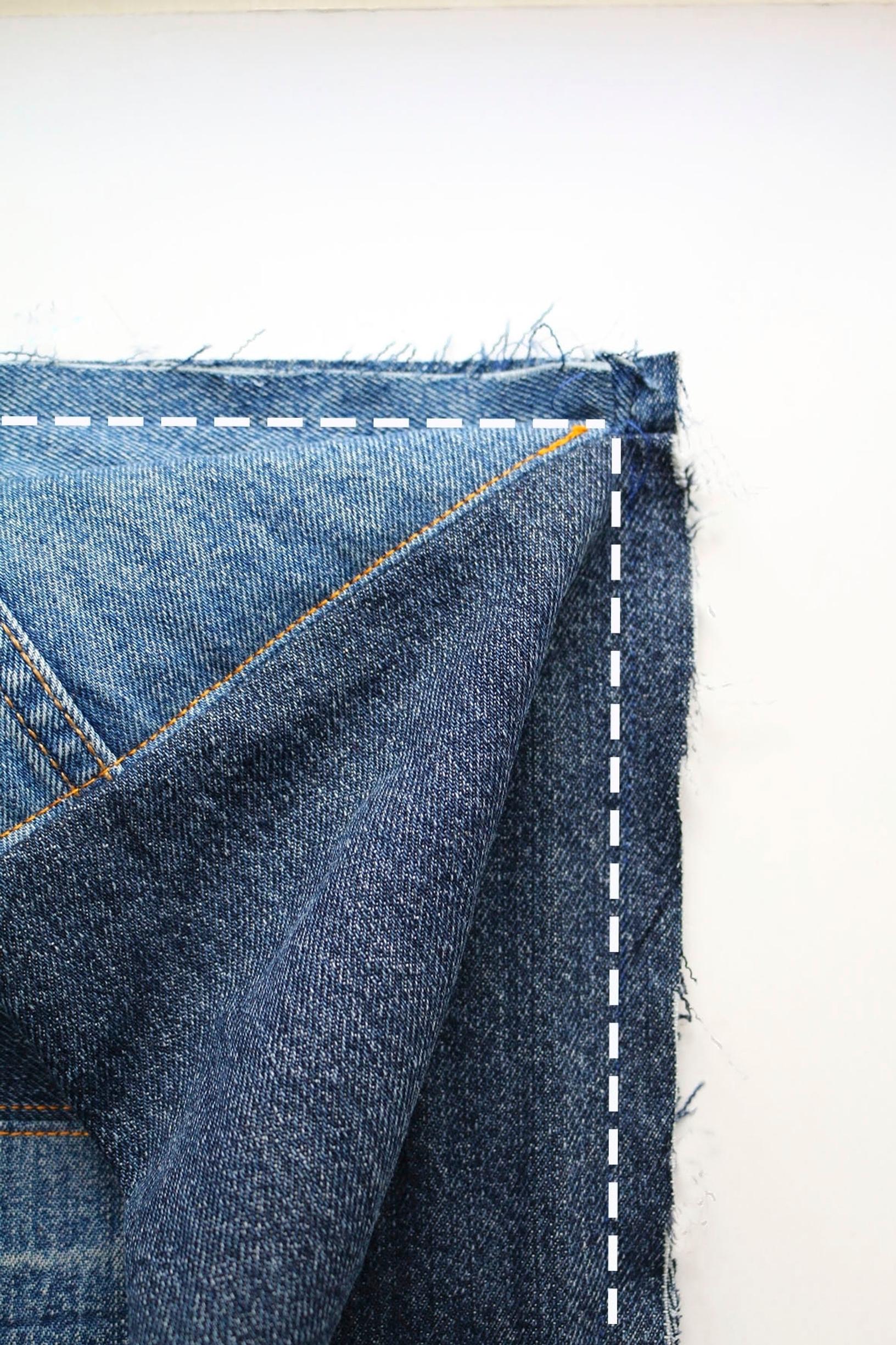 Photo of sewing the corner.