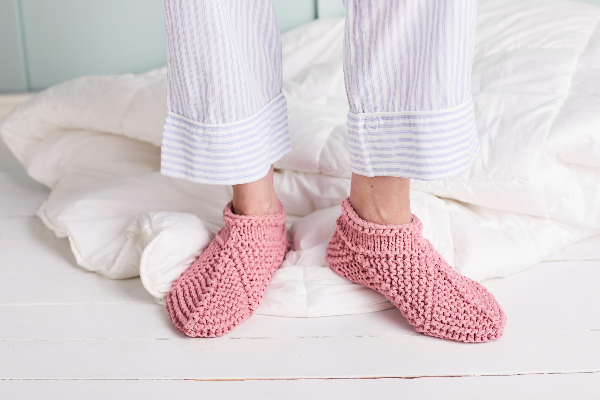 Free knitted slippers pattern