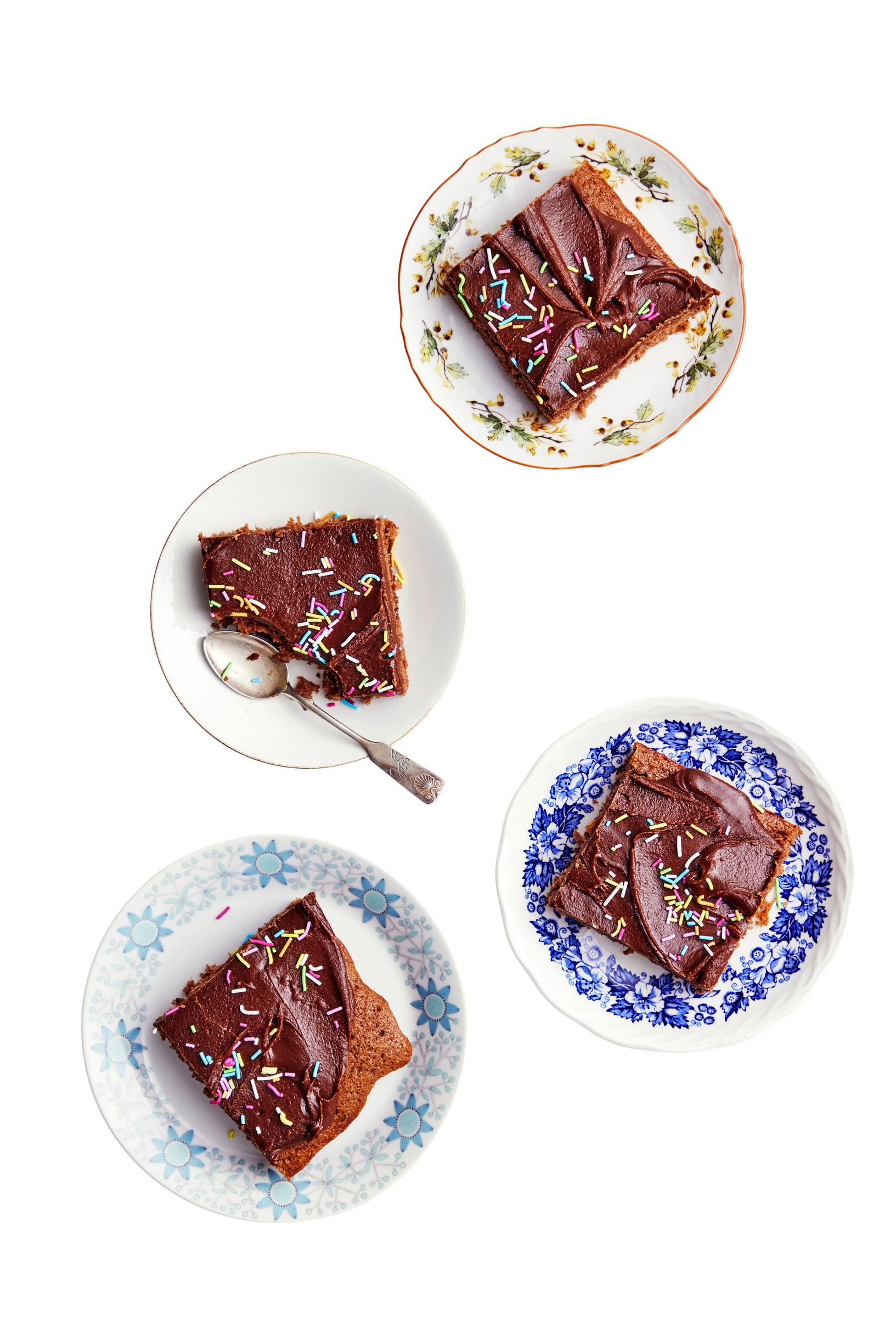 mokkapalat on plates