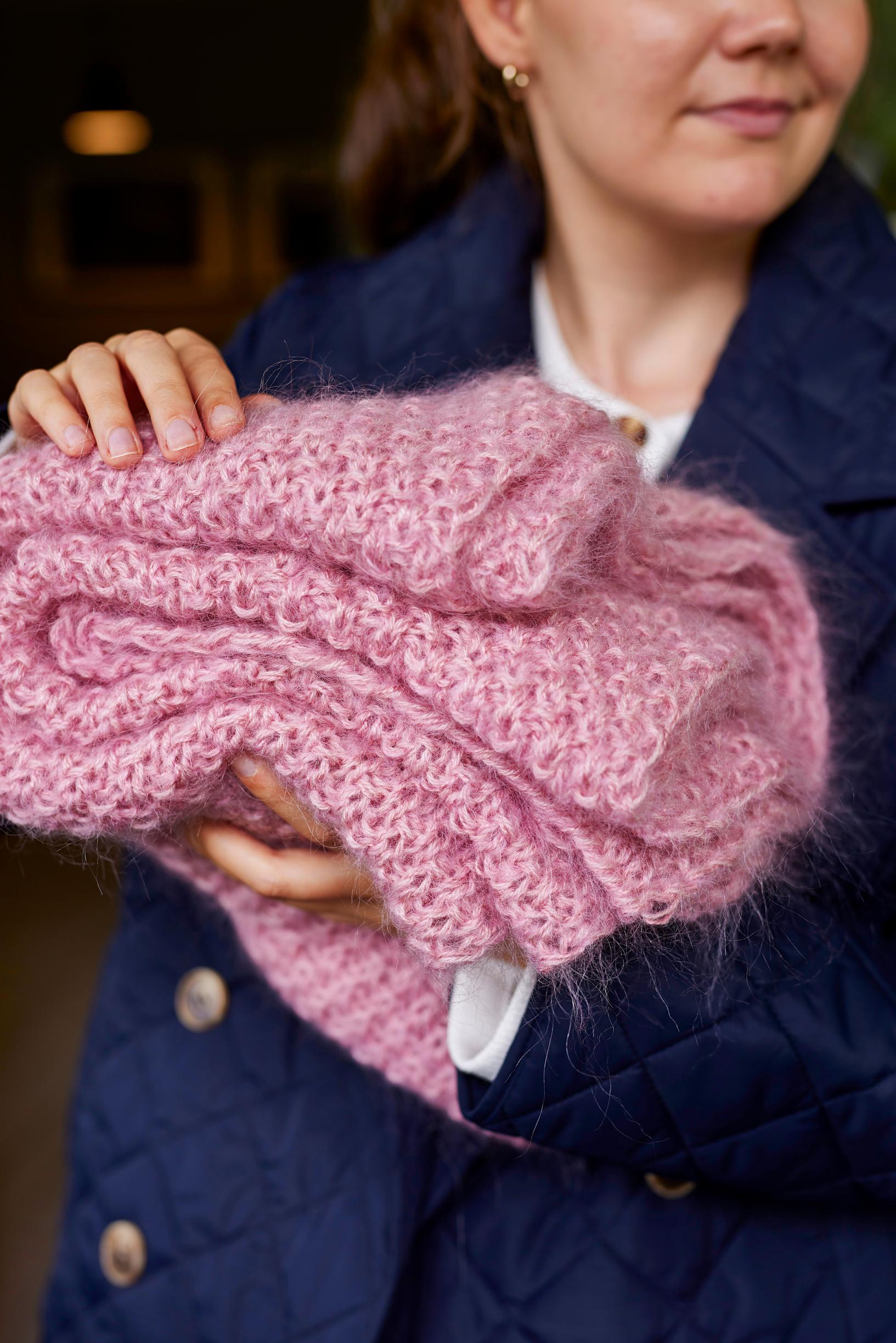 Light pink seed stitch scarf