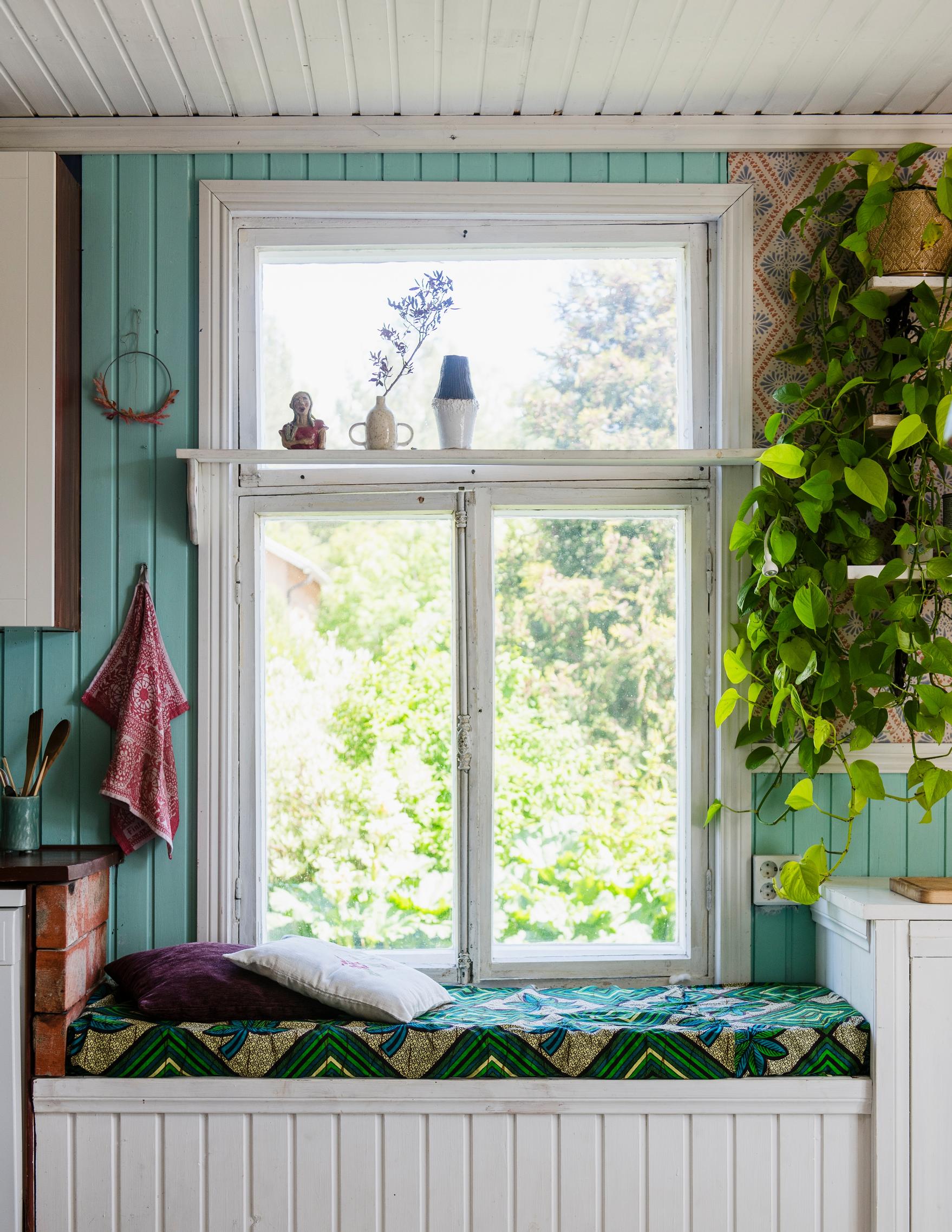 Photo of the kitchen bench by the window.