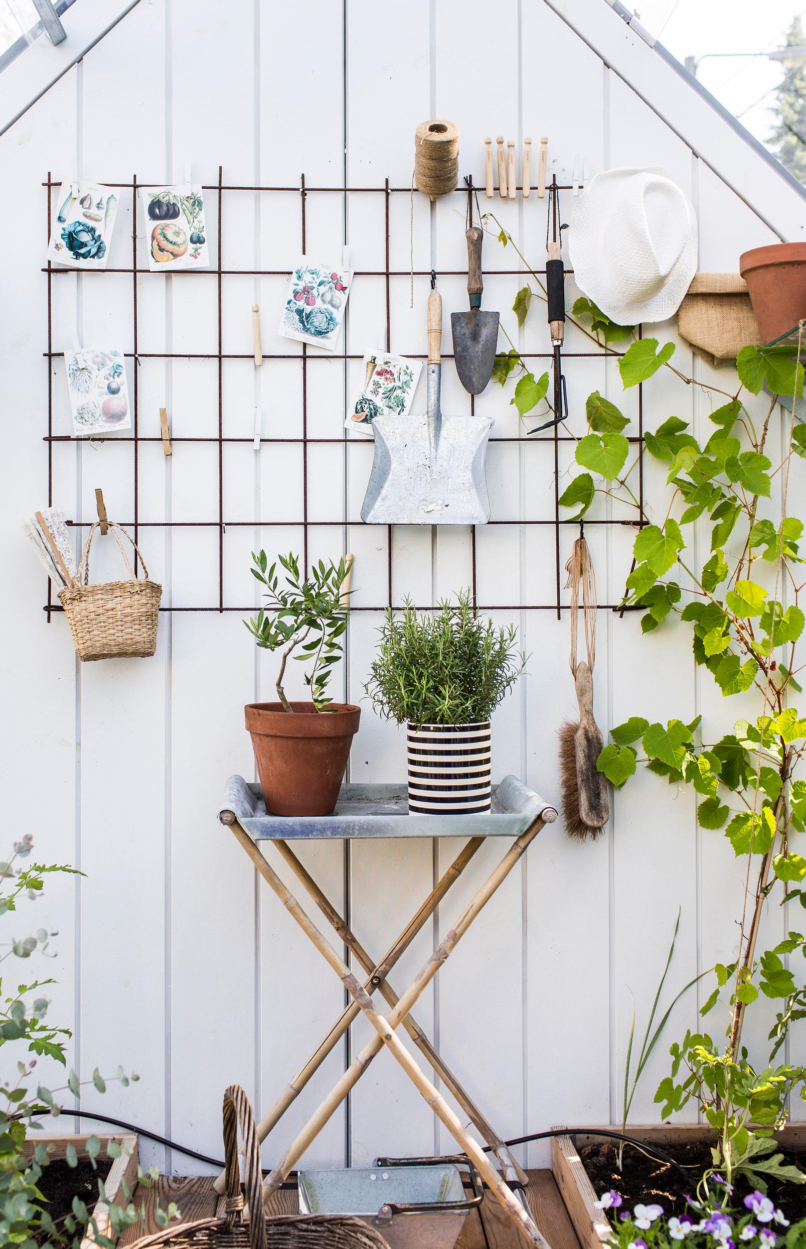 A piece of reinforcement mesh on a greenhouse wall