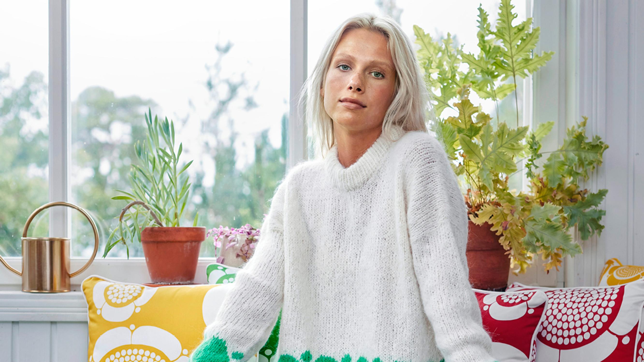 Knit the minimalistic Sunnuntaiaamu (“Sunday Morning”) sweater, perfect for a beginner colorwork knitter