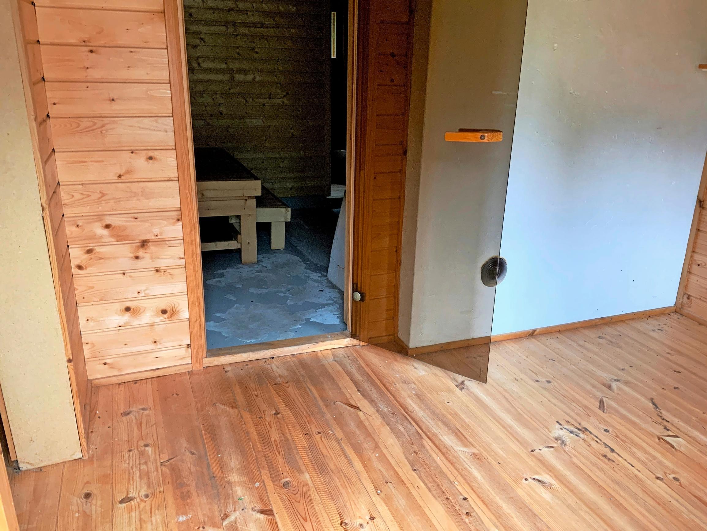 View of the Laamanens' sauna interior before the renovation