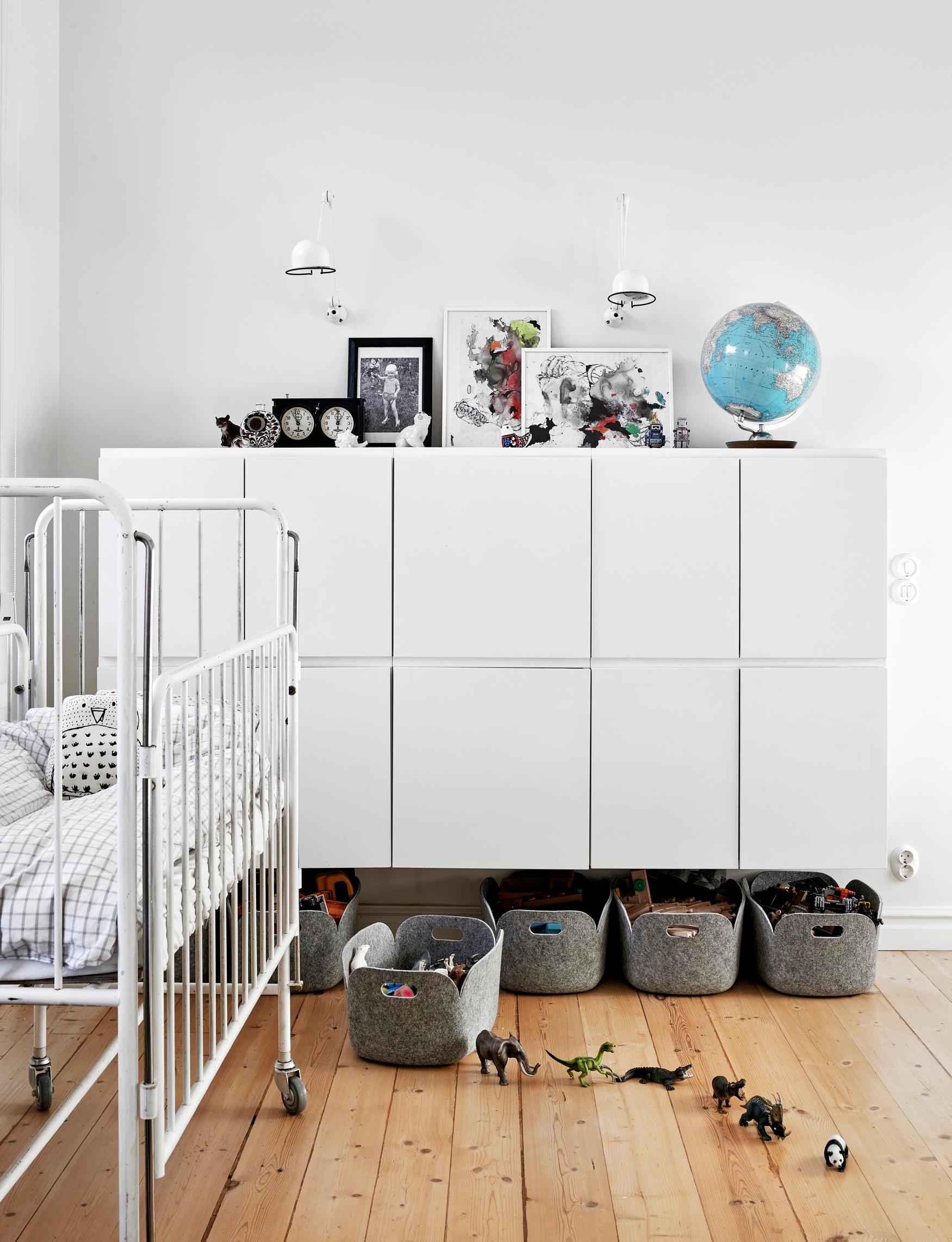 13 solutions to keep your kids’ room organized for good—no more toy piles!