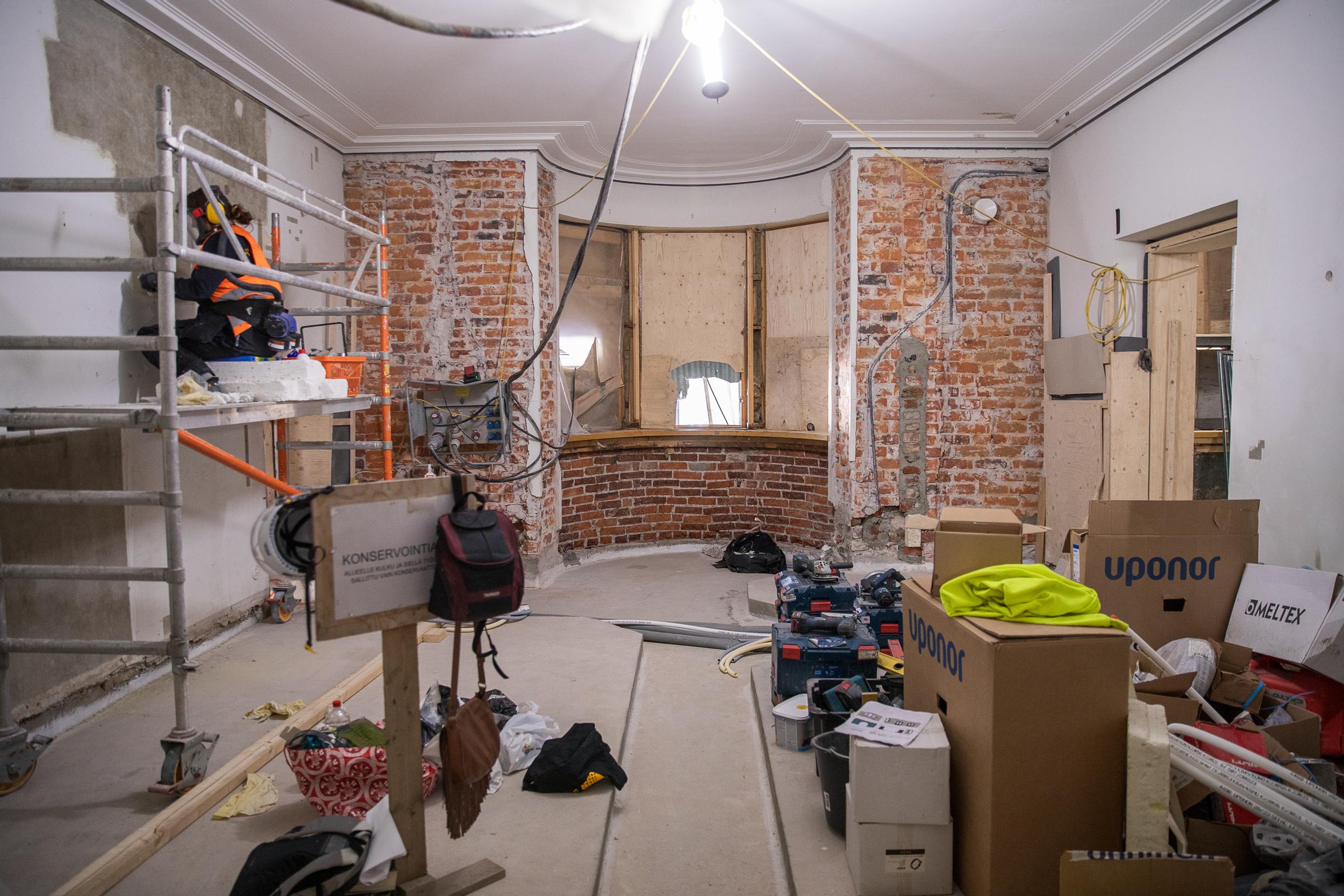 Conservation work at the Granite Castle in Kultaranta