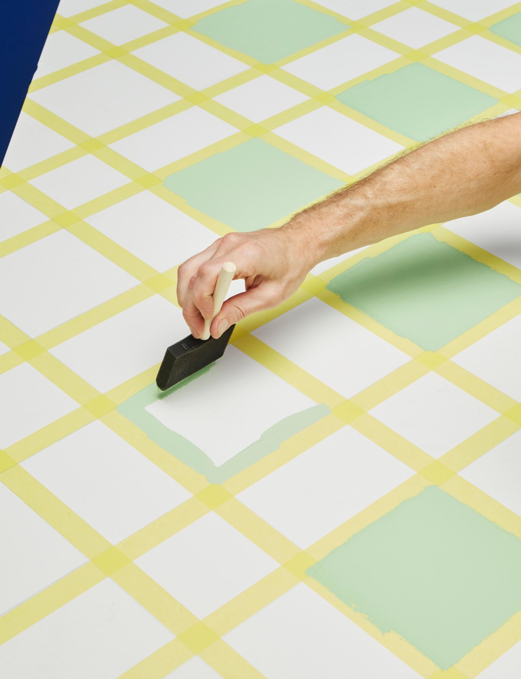 Painting the check pattern.