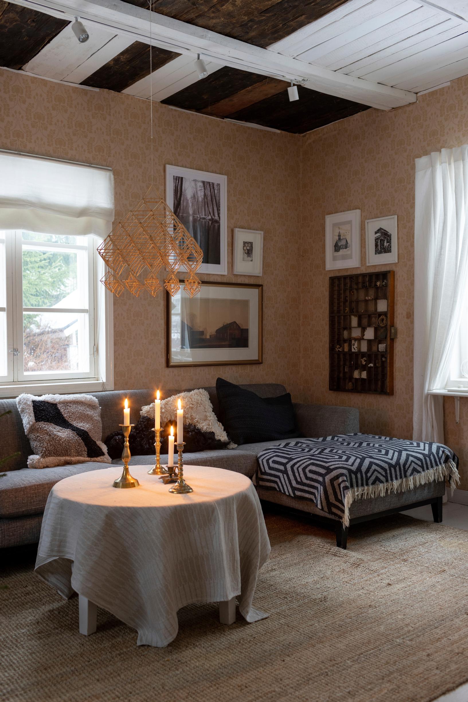 Minni’s living room corner sofa.