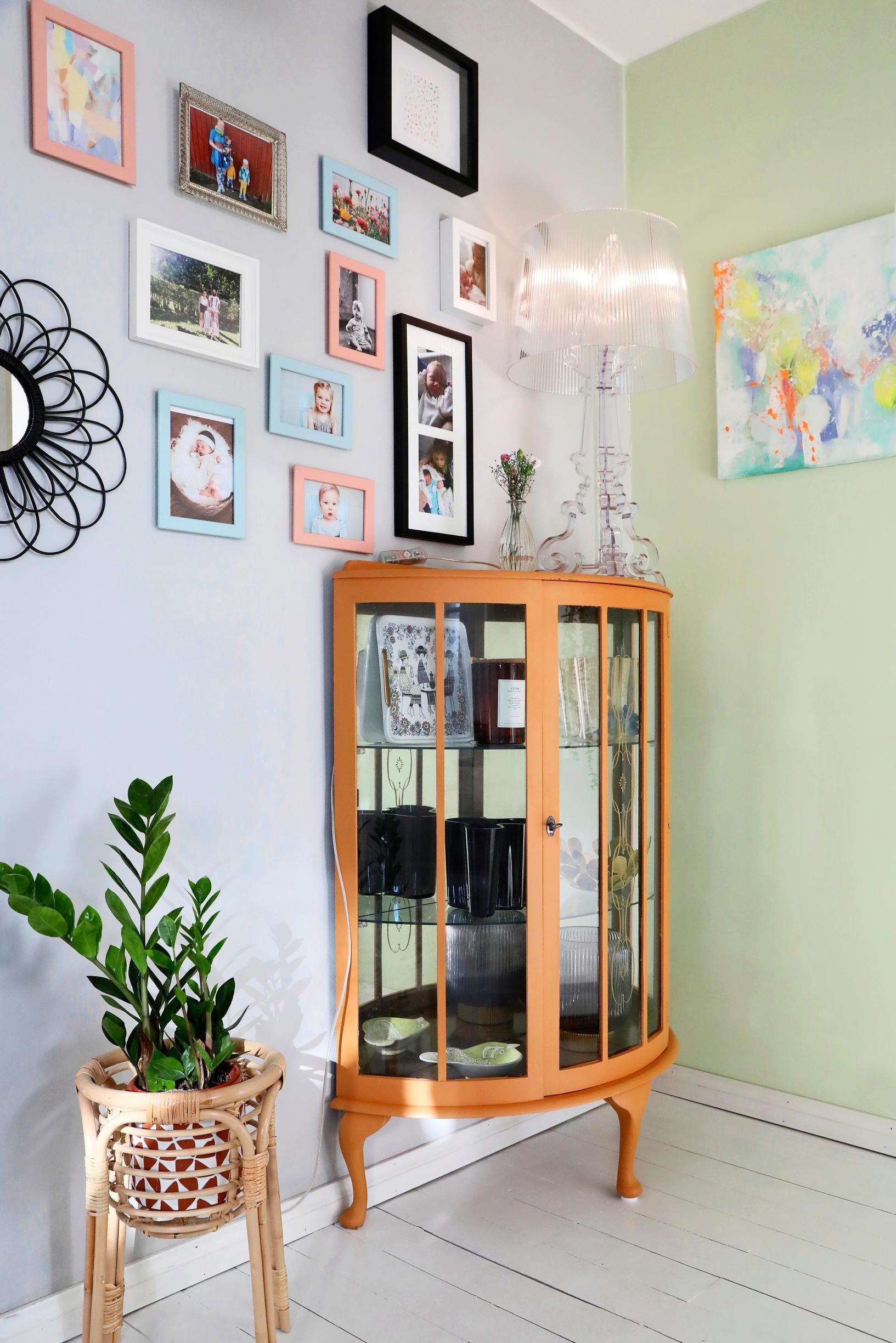 An English antique display cabinet.