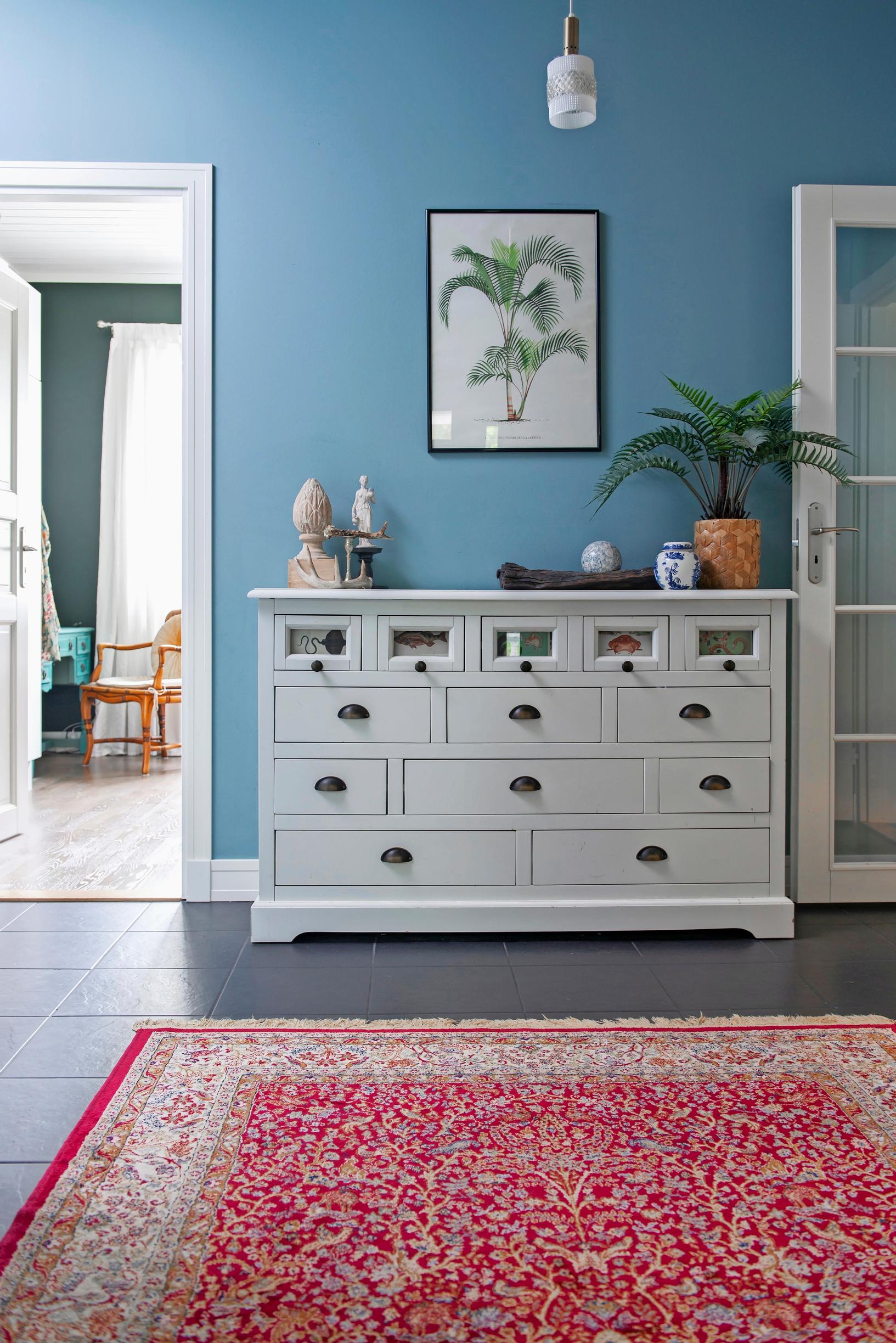 turquoise wall in the hallway
