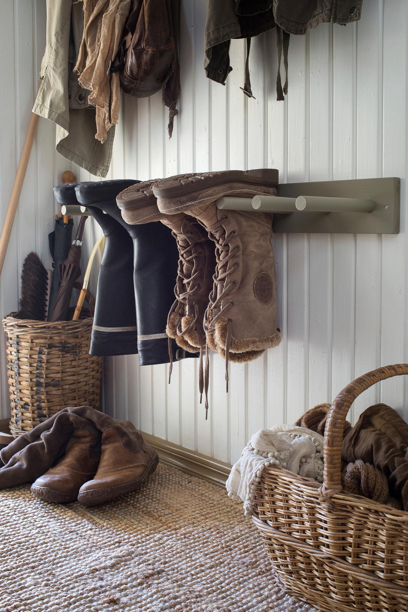 DIY Boot rack