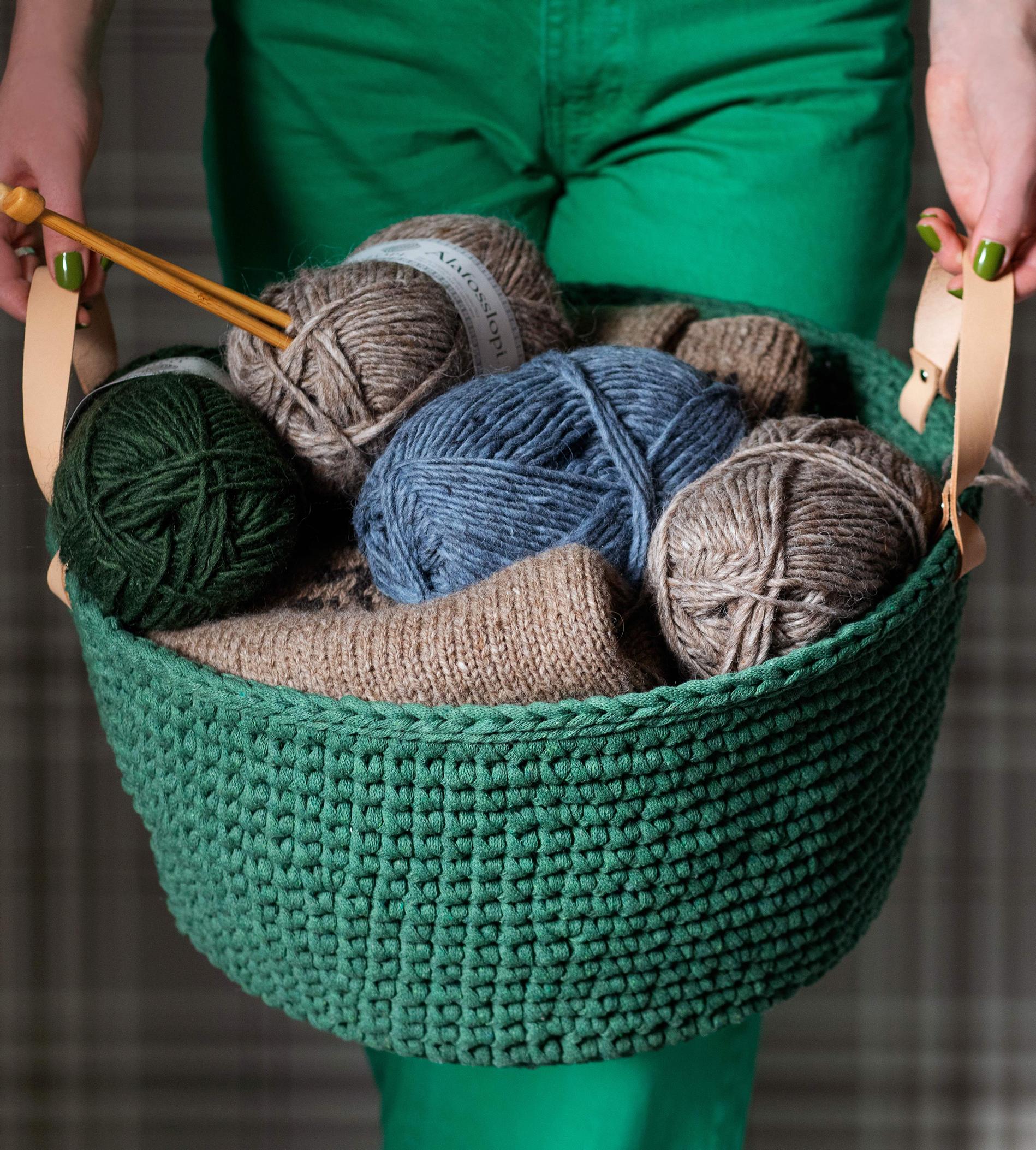 Crochet a large basket that stands up to everyday life—see the pattern!