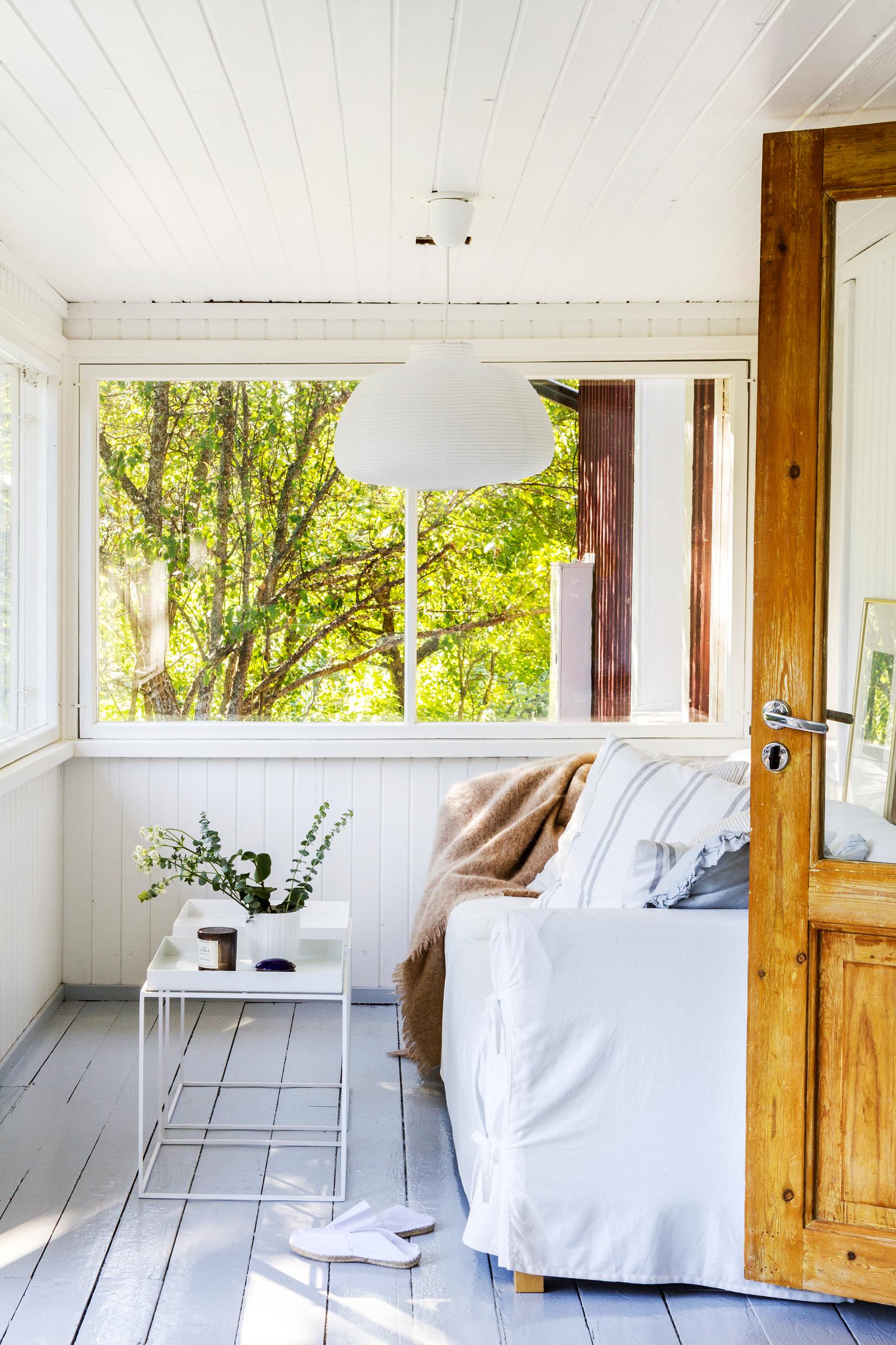 A minimalist porch