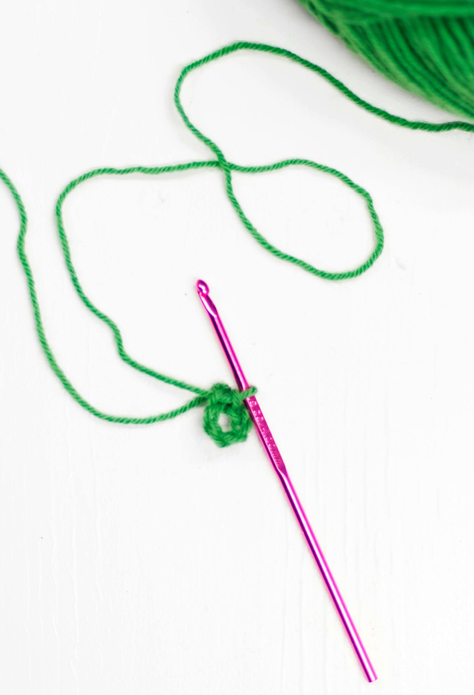 Starting a granny square