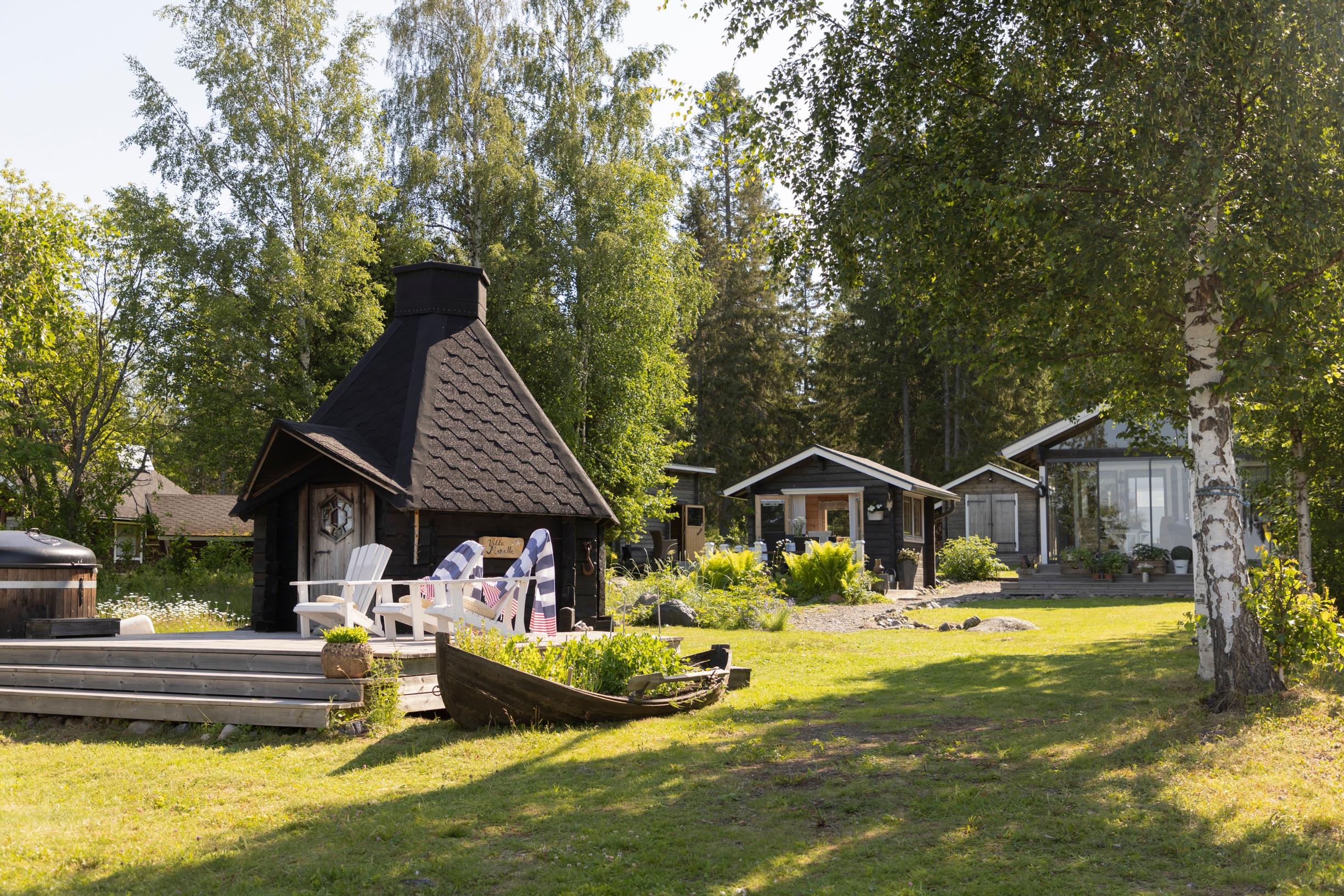 The kota and other buildings on Selkäsaari in the Kemi archipelago