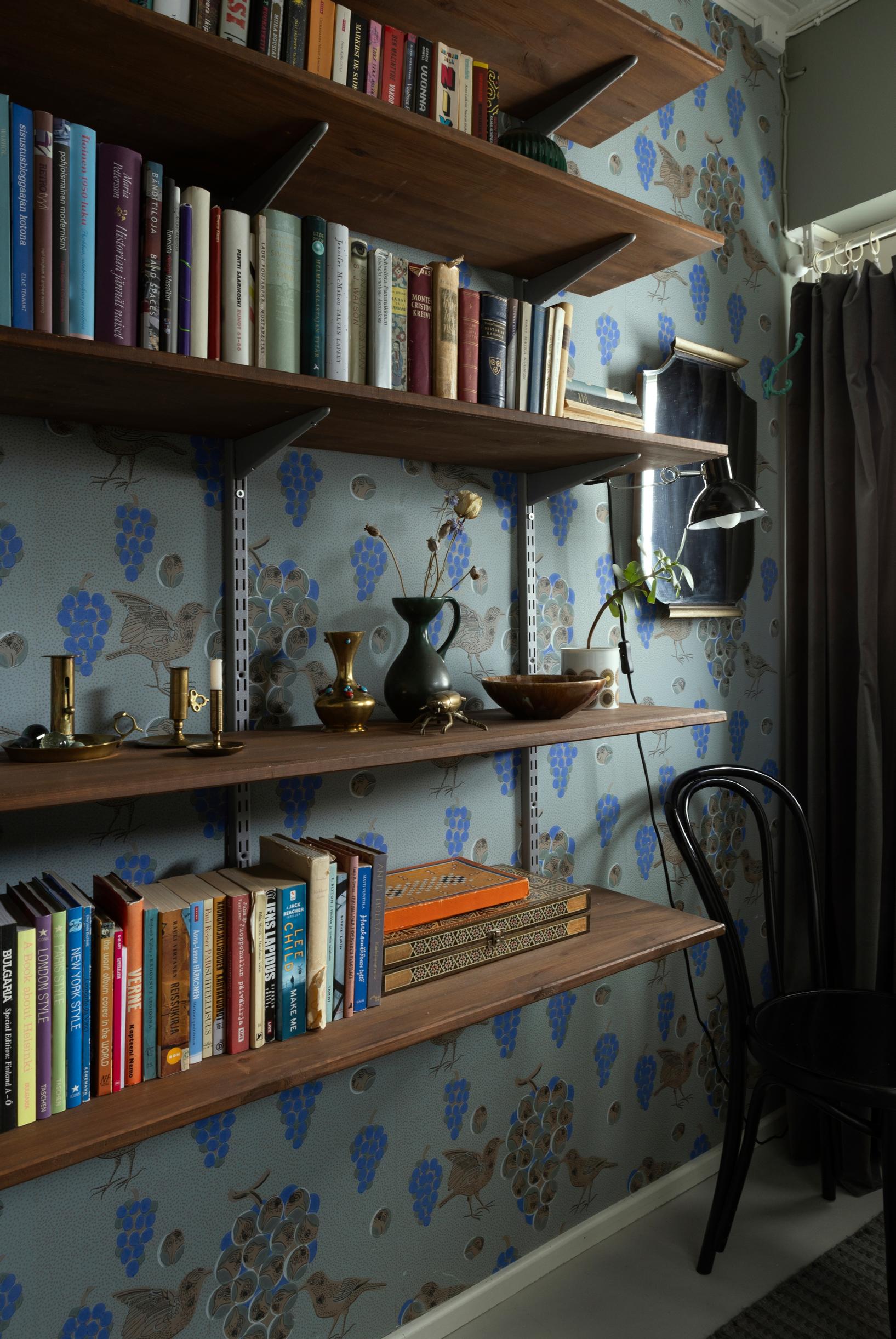 “Ken kiuruista kaunein” wallpaper on the wall