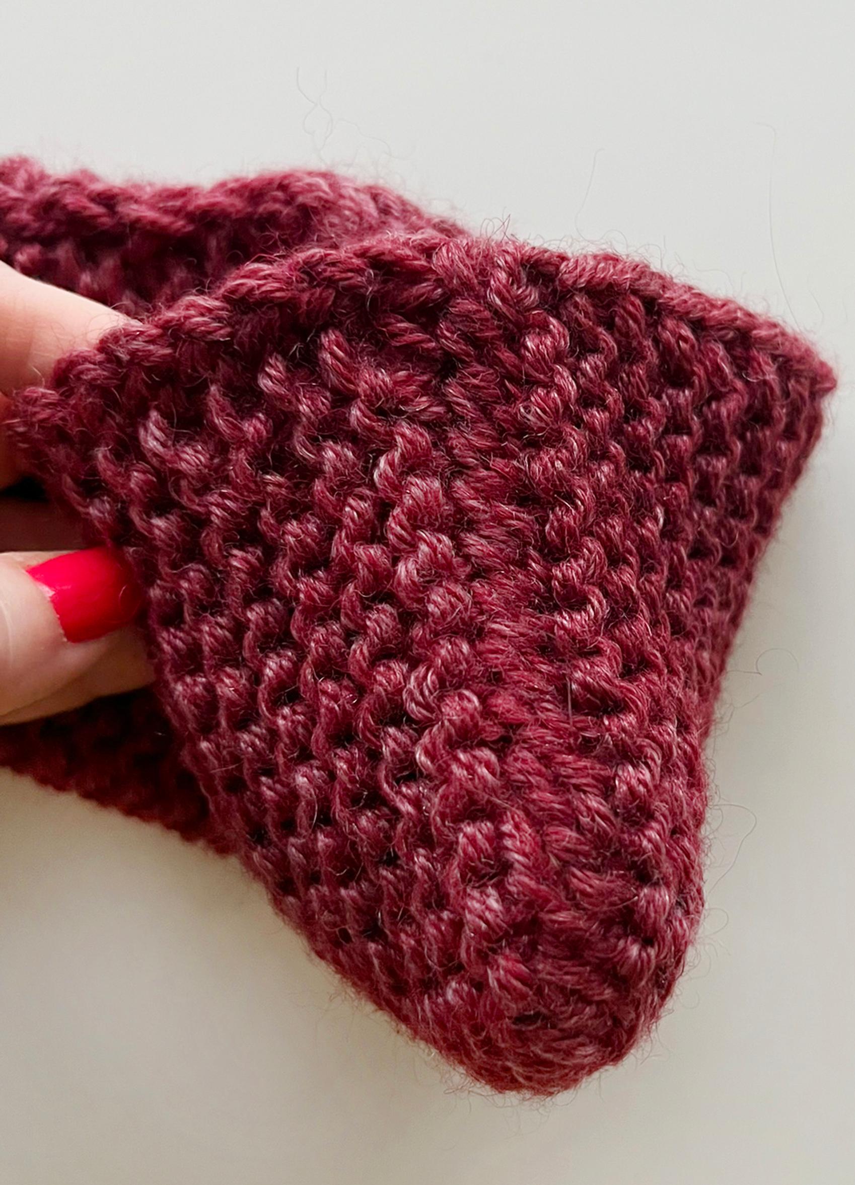 The heel of the knitted slipper