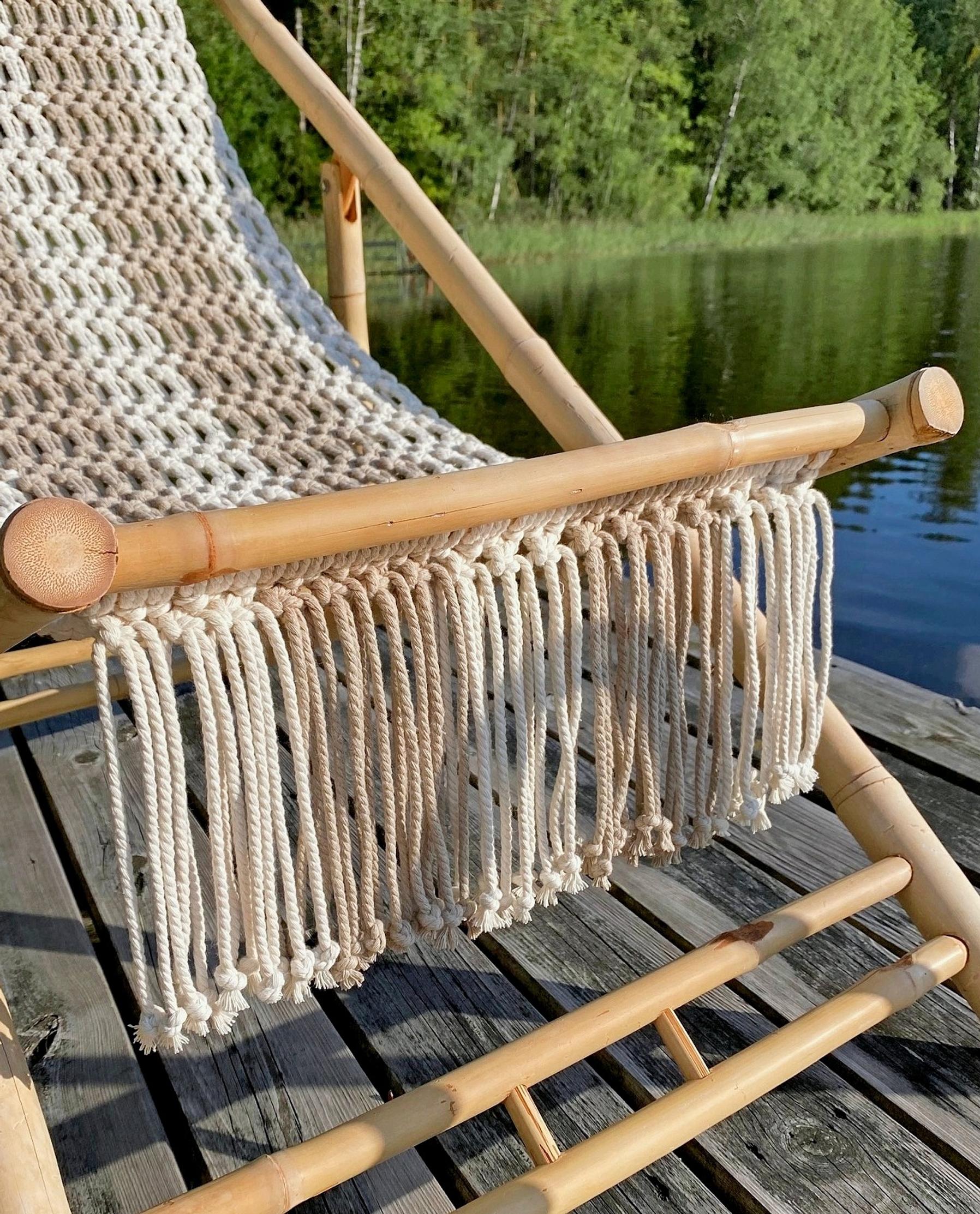 Fringe of the macramé deck chair