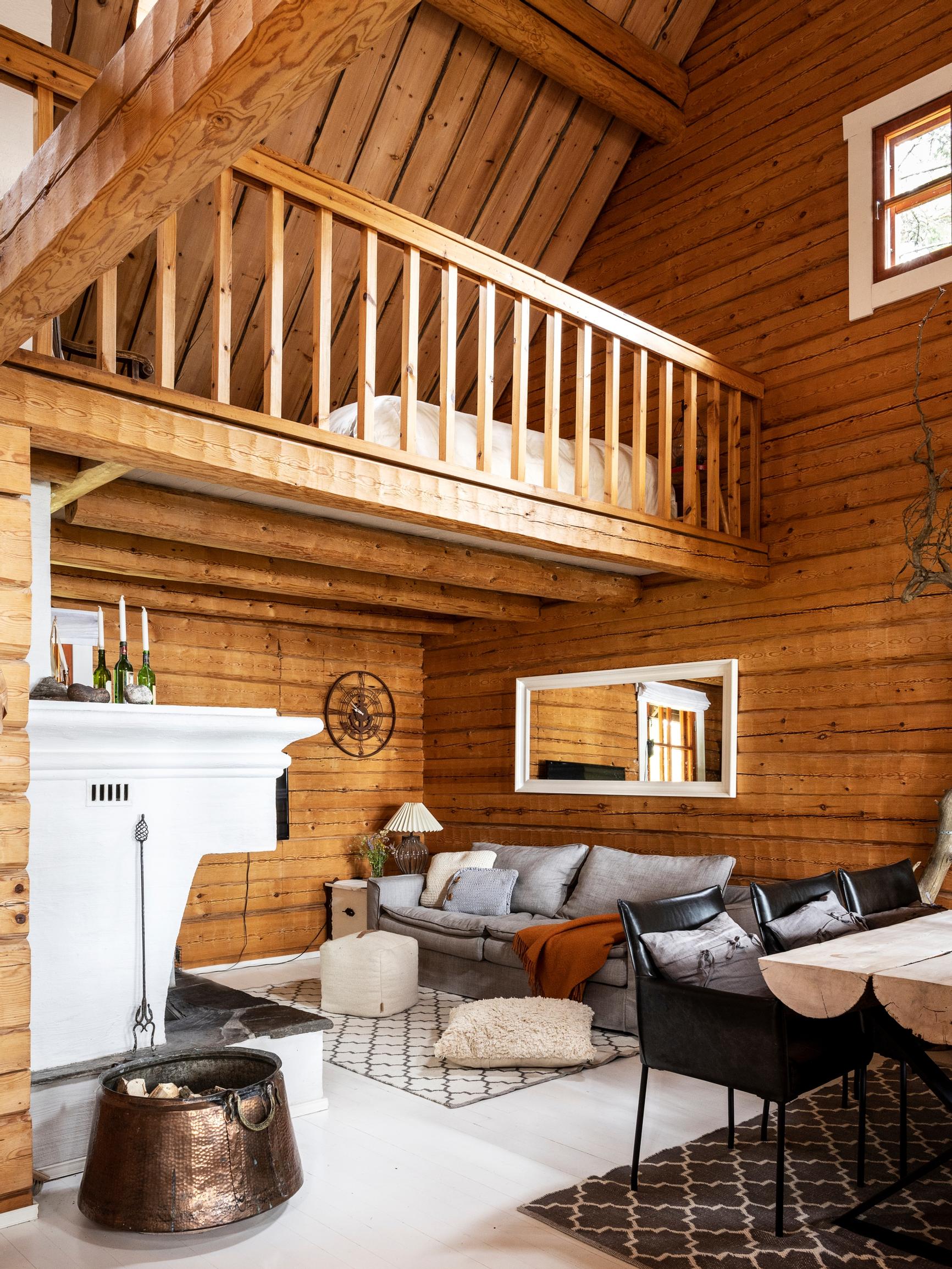 Log wall cleaning and treatment—read a professional’s tips for proper log surface maintenance