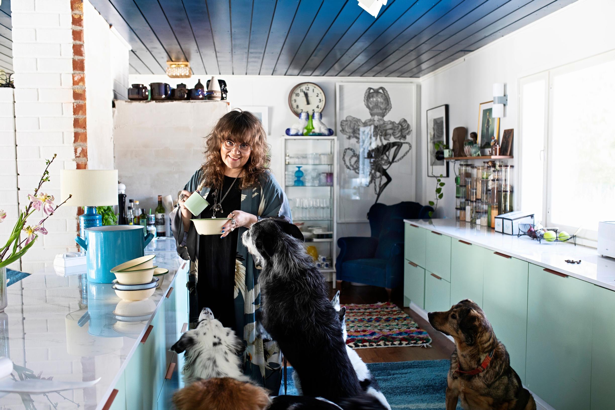 Heli’s hospice for homeless dogs: “Every life is worth saving”