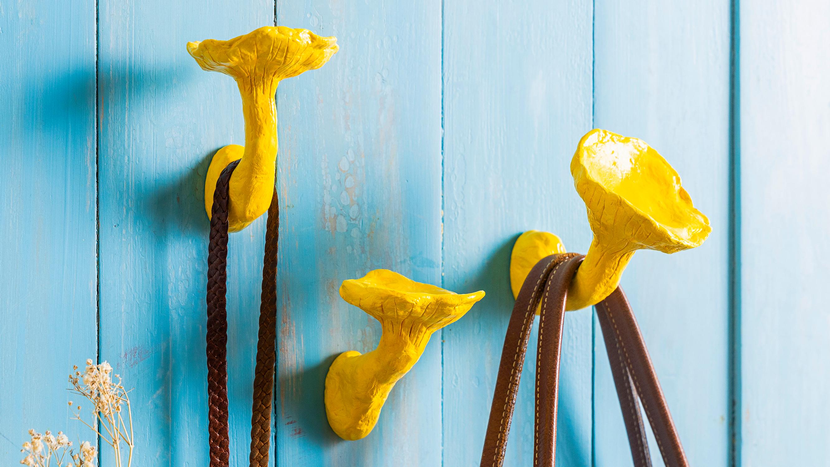 Mushrooms on your wall? Craft playful chanterelle hooks for your entryway