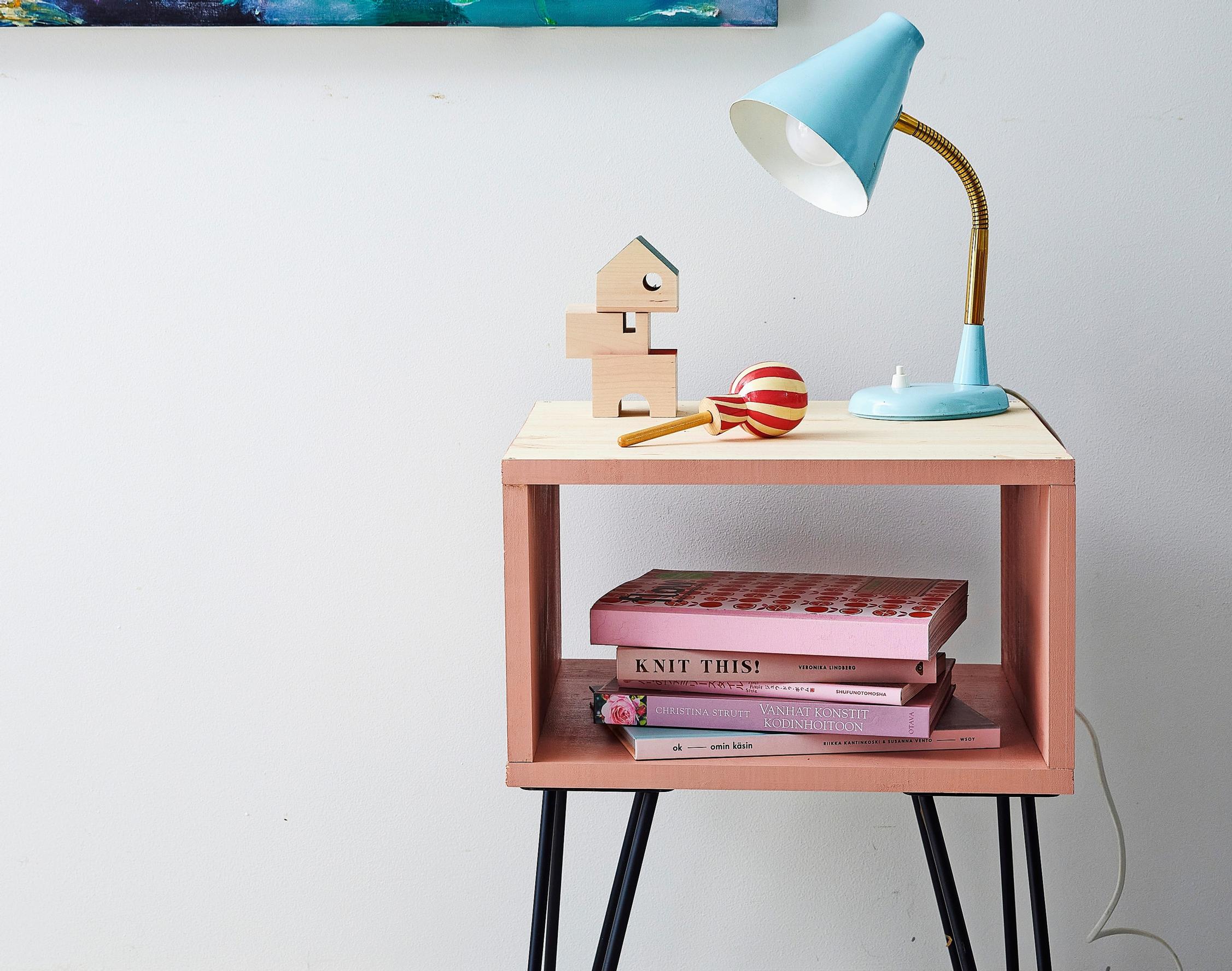 Build a handy small table with a shelf—it’ll only take an evening!