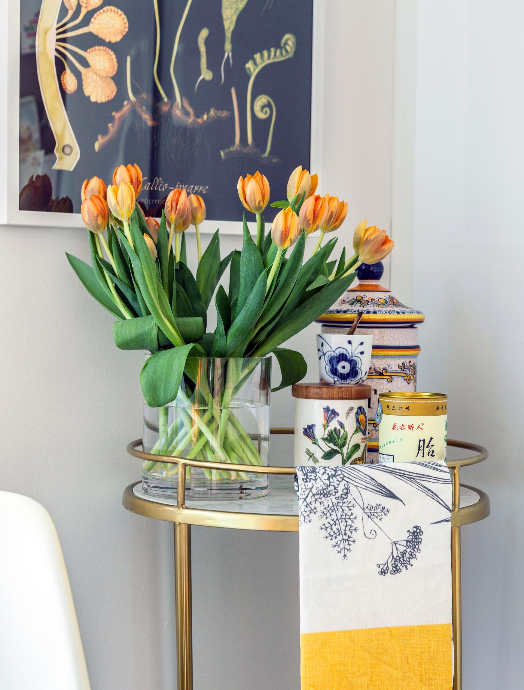 Should you put ice cubes in your tulip vase? 9 tricky questions about cut tulip care—master florist answers!