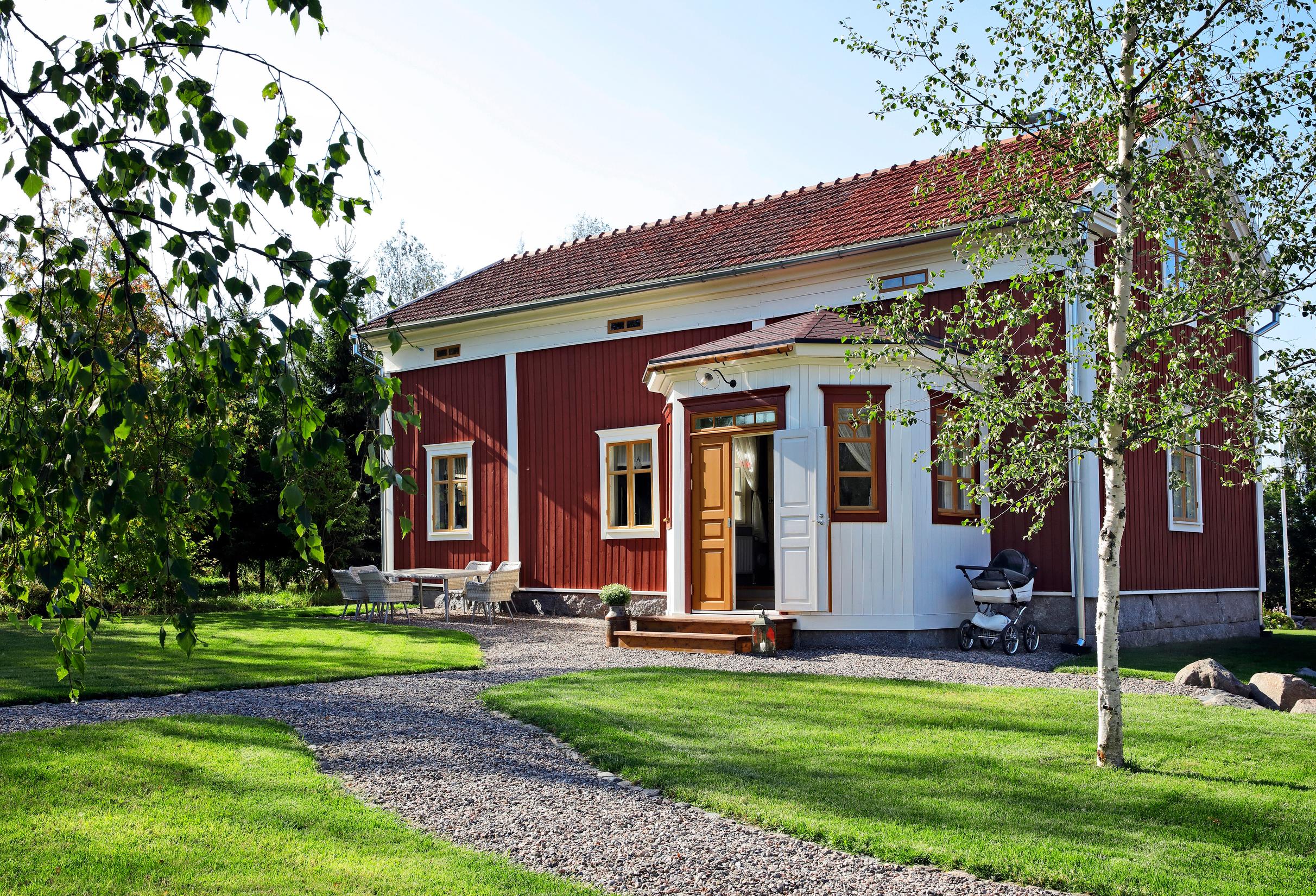 Lisa and Patrik transformed an abandoned log house into a gem—“The work takes time, and that’s how it should be”
