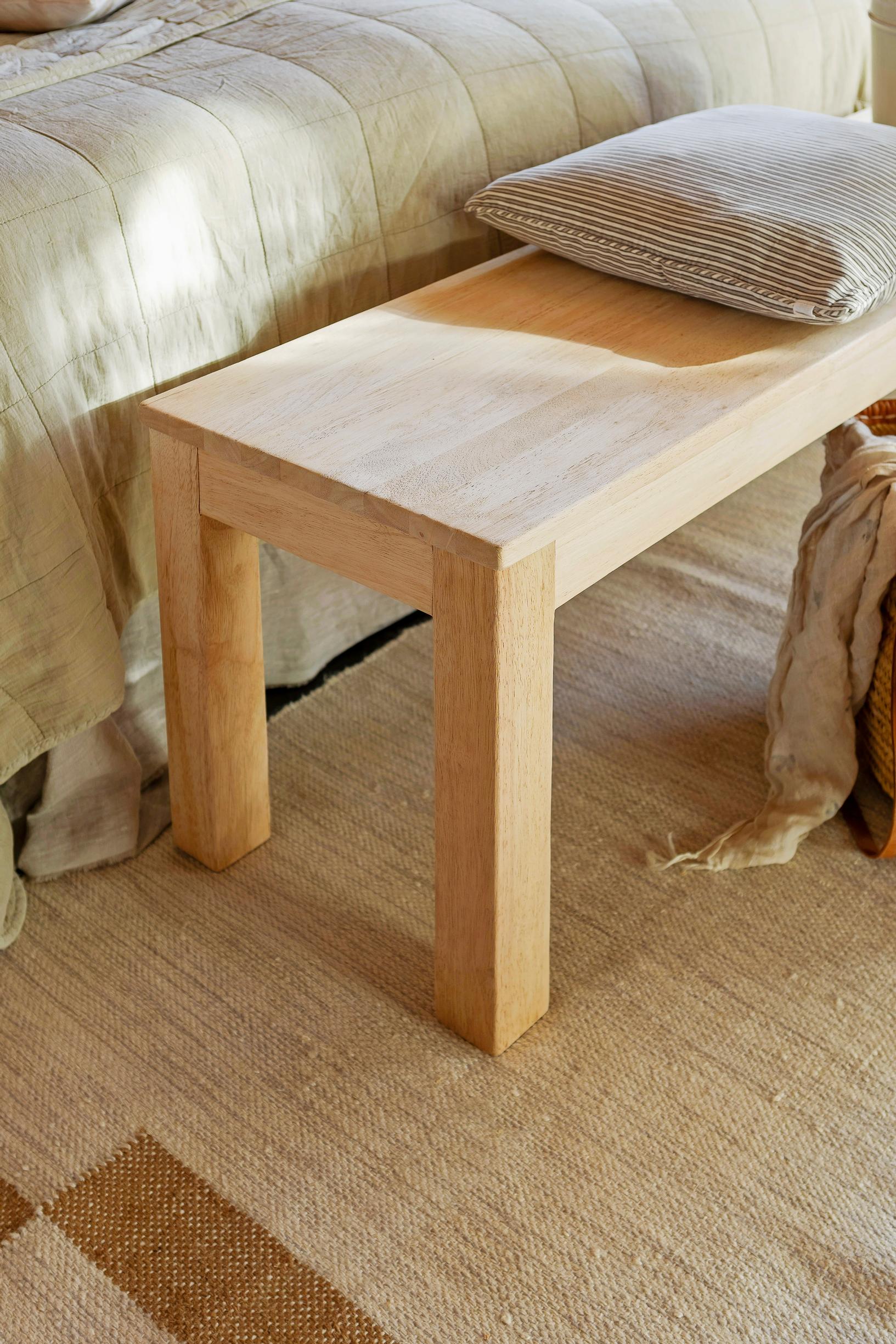 How to distress wood: finished bench