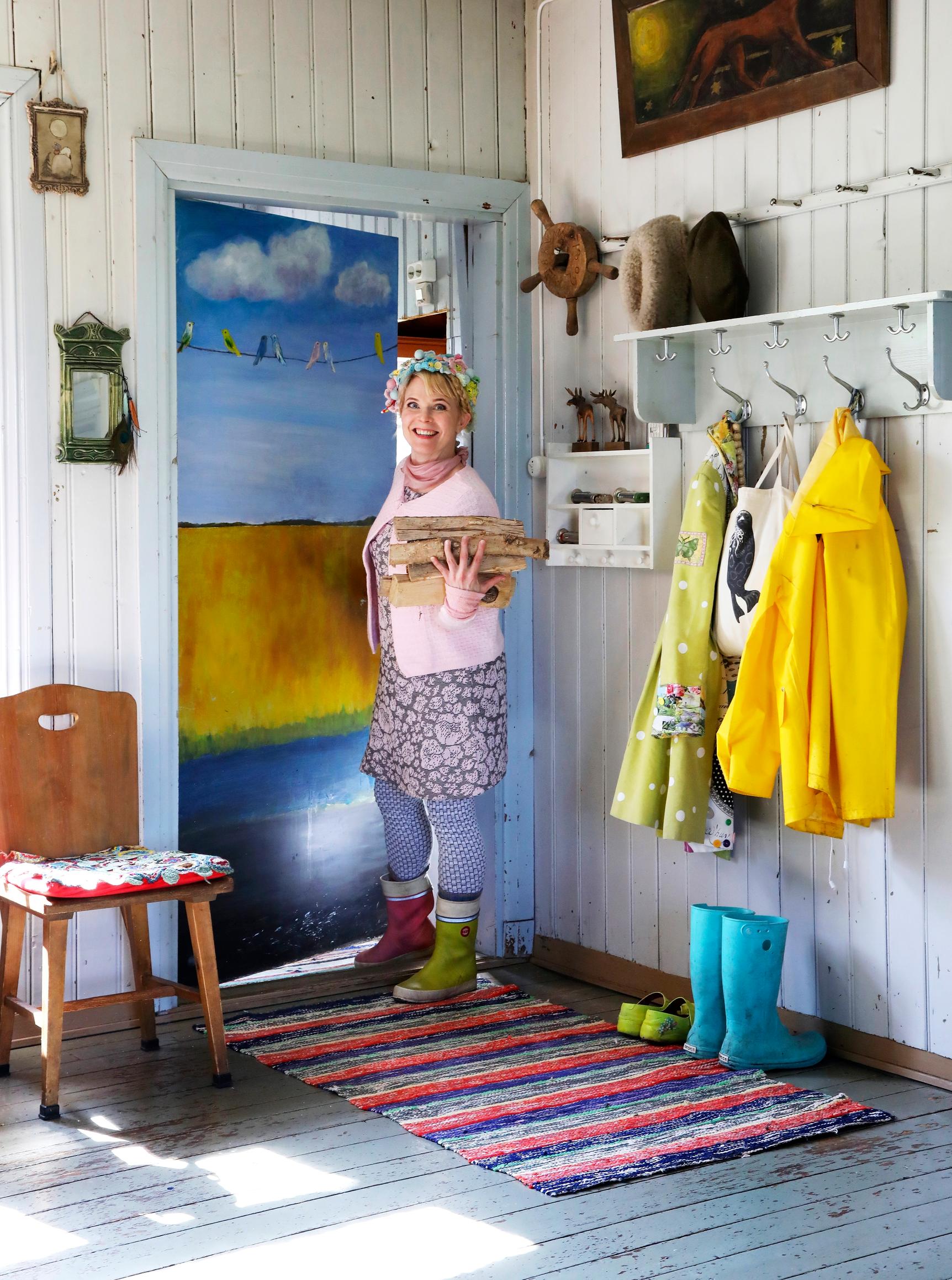 Poet Heli Laaksonen on living without modern comforts: “Nothing is changed unless it’s broken”