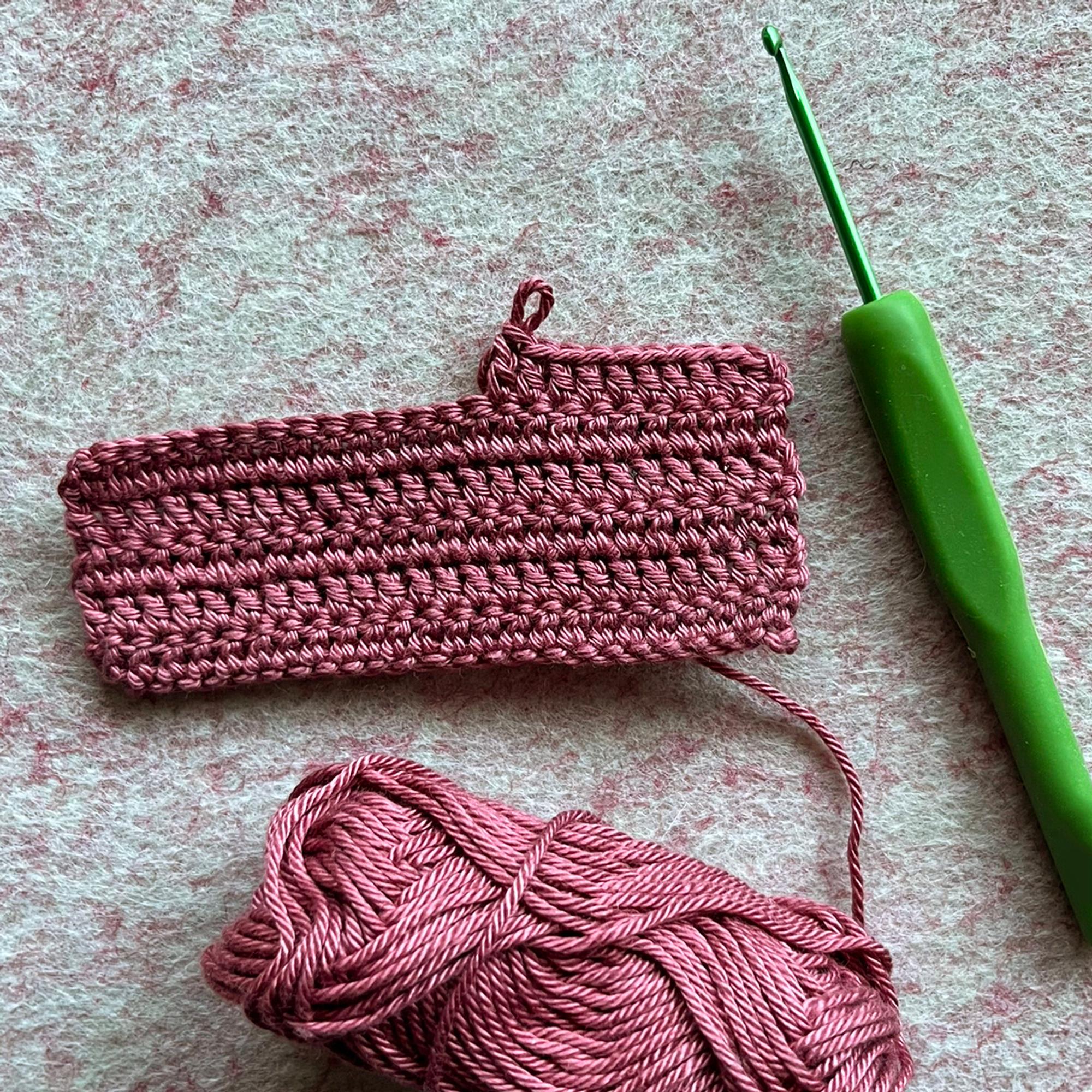 Learn double crochet—see the step-by-step tutorial and learn crocheting basics