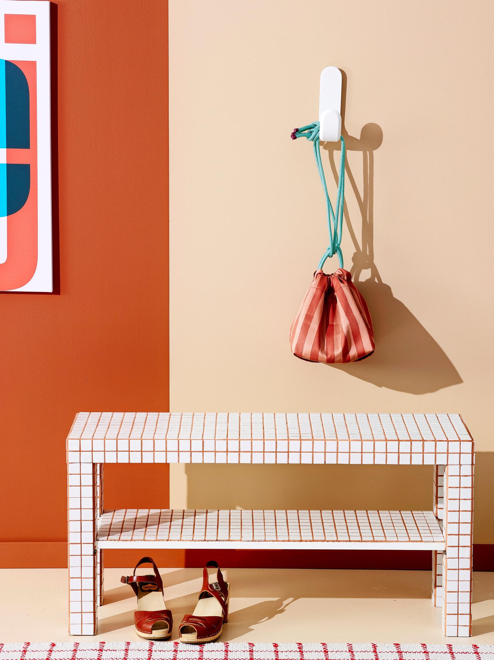 Fresh and easy tile makeover: transform your old bench into a personal piece