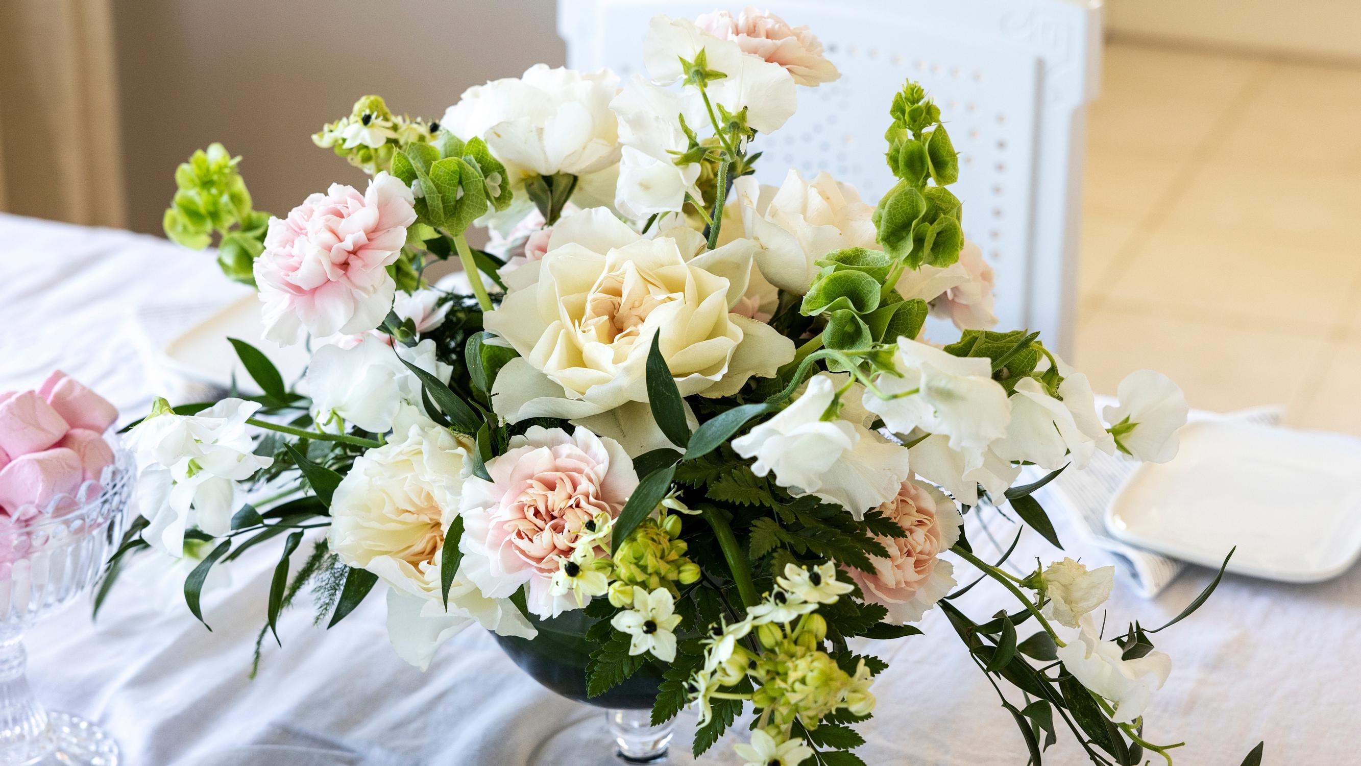 Your flower bouquet could last twice as long—here’s how to keep it glowing