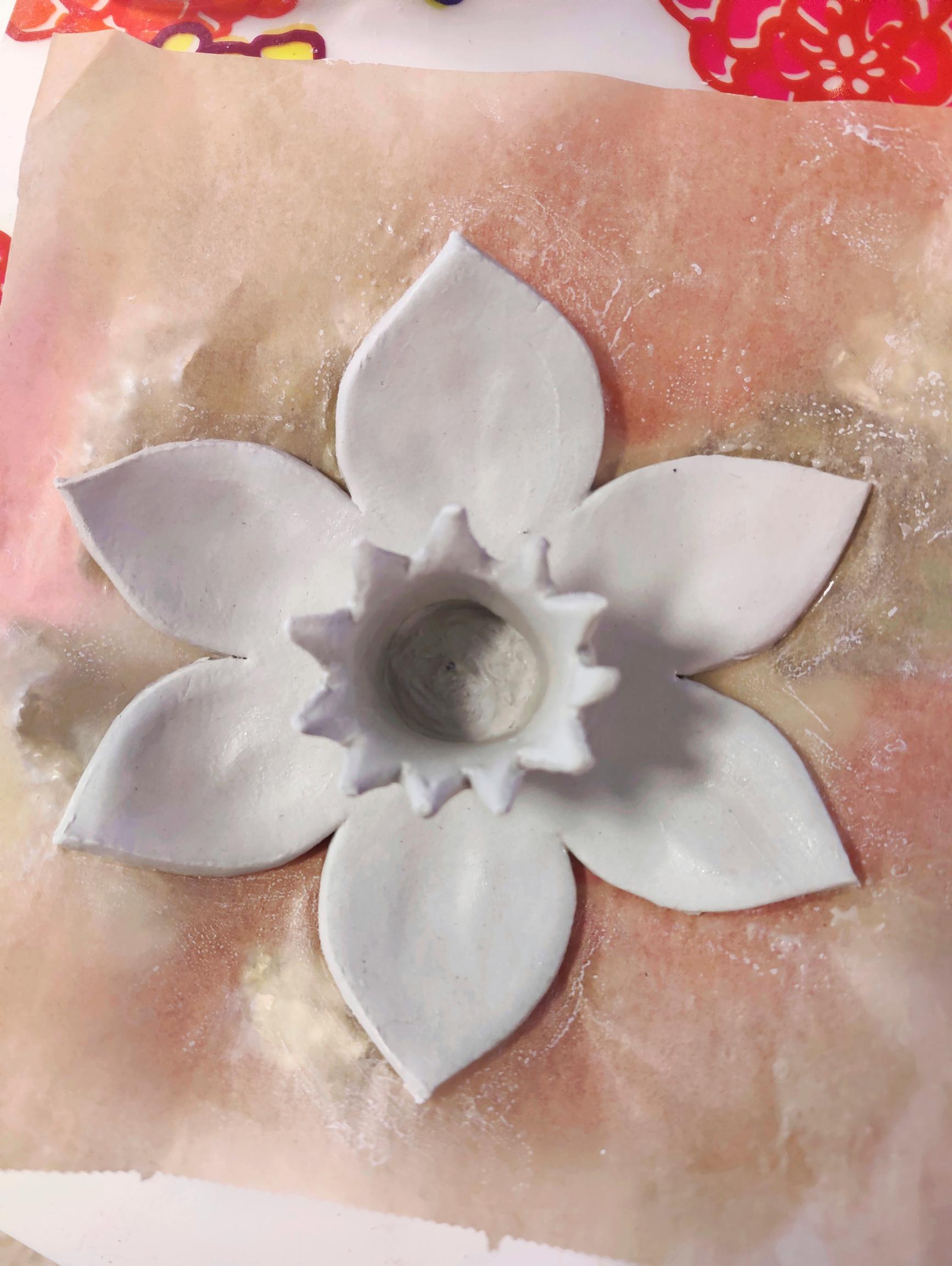 Refining and drying the daffodil’s shape