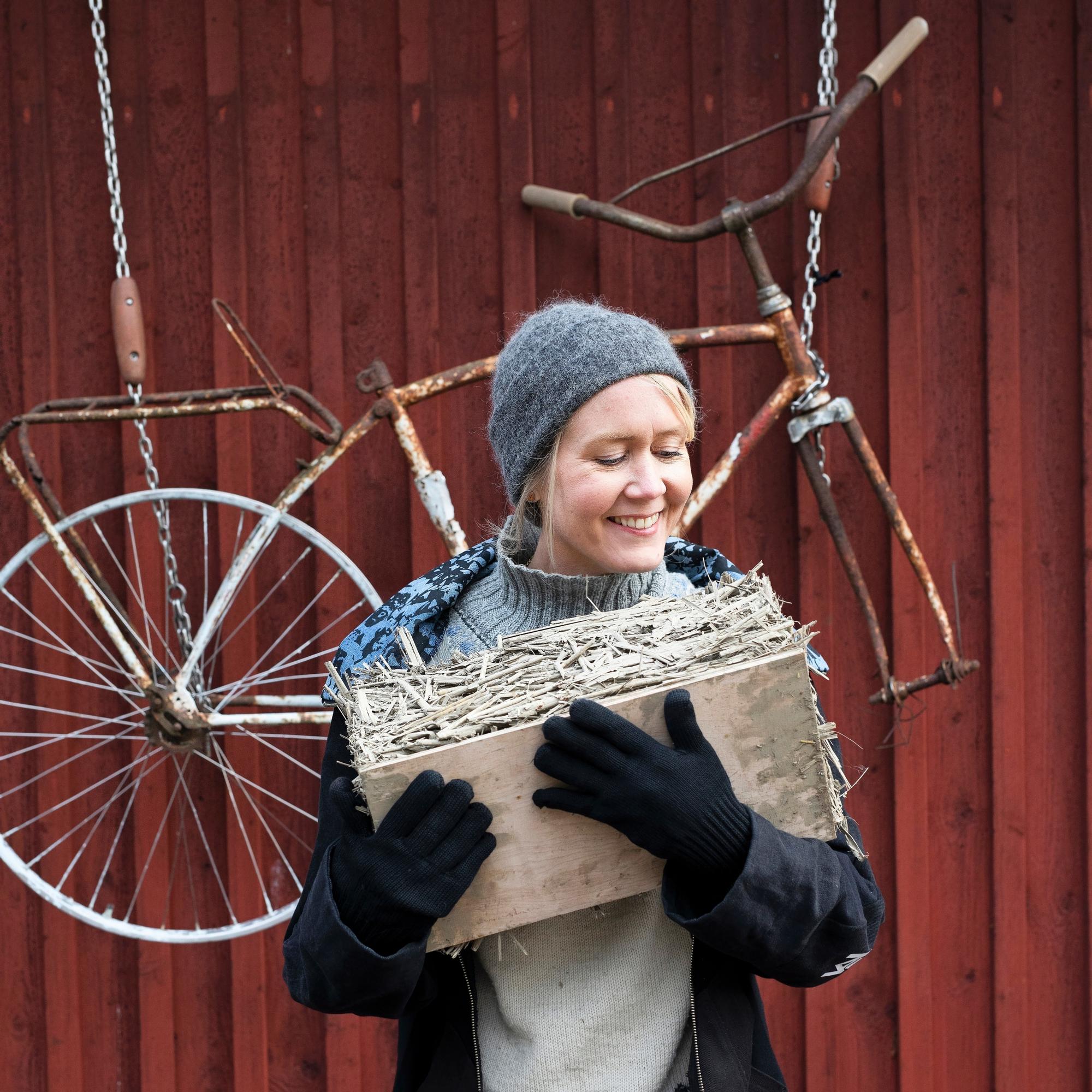Anna builds an eco-house from an old log home and changed her entire lifestyle: “Sustainable living doesn’t have to mean sadness and scrimping”