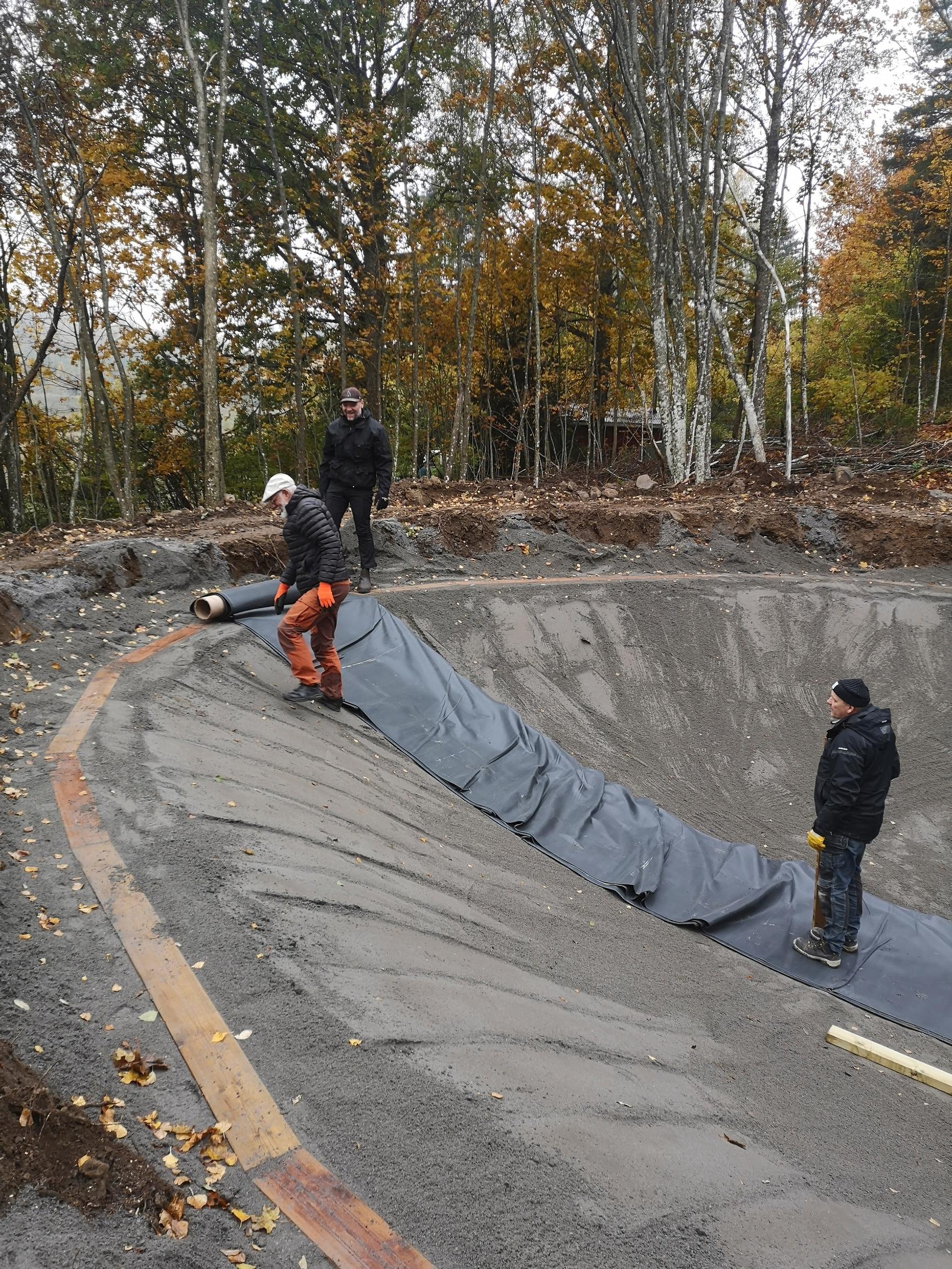 building a natural swimming pool