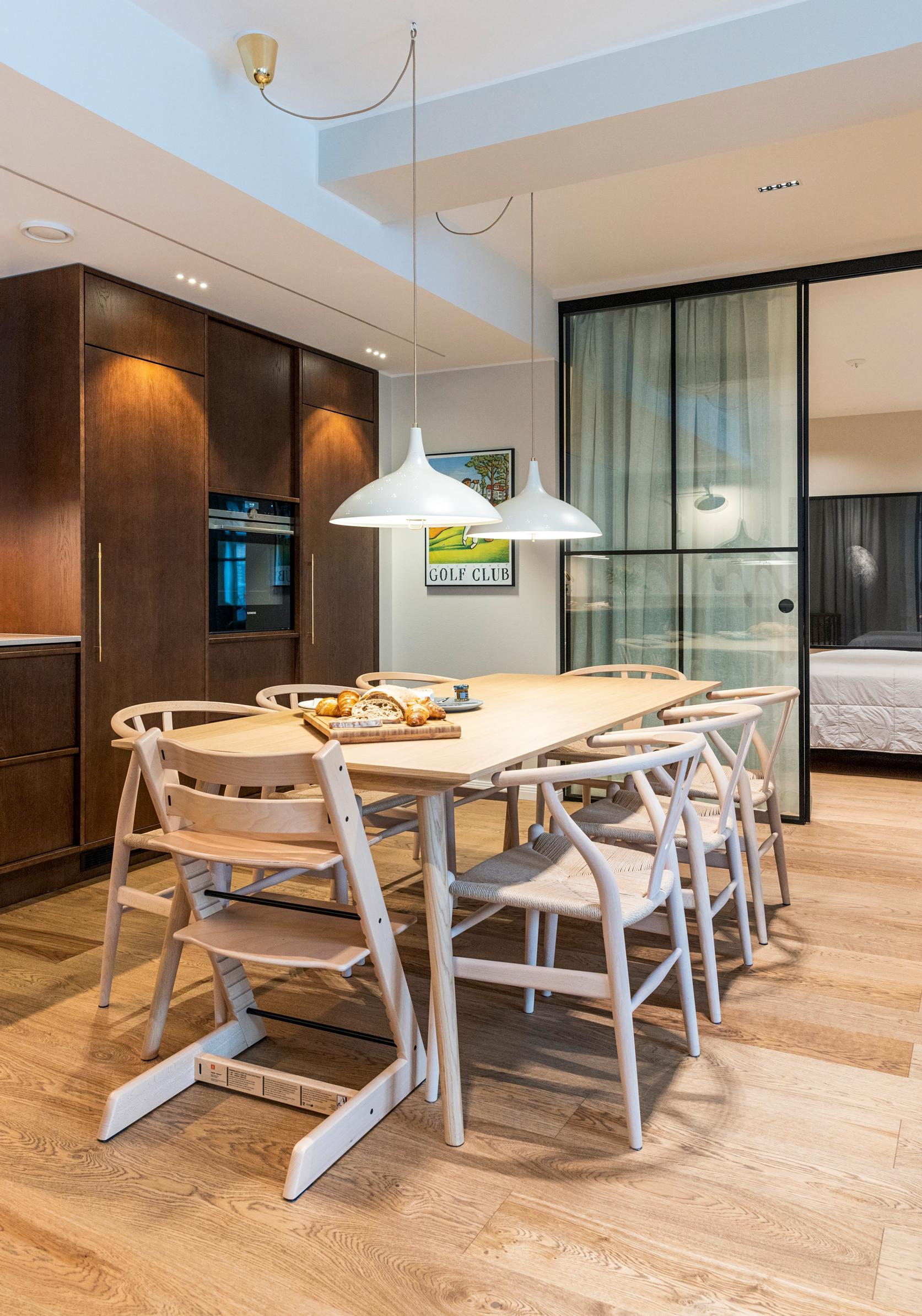 Dining area beside the kitchen