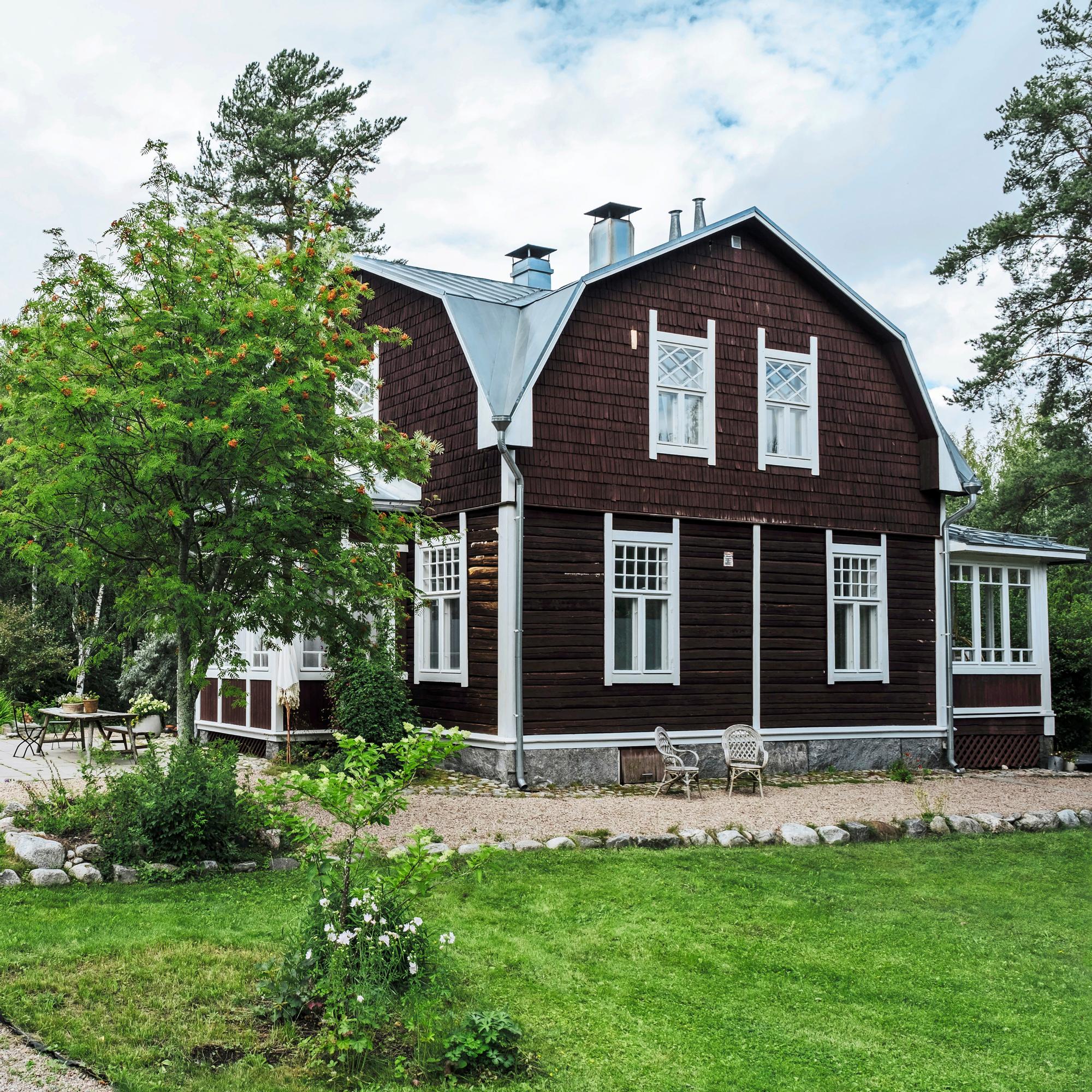 Teardown house, tight budget, and toddlers—Sohvi and Teemu’s bold rescue of the forgotten log house
