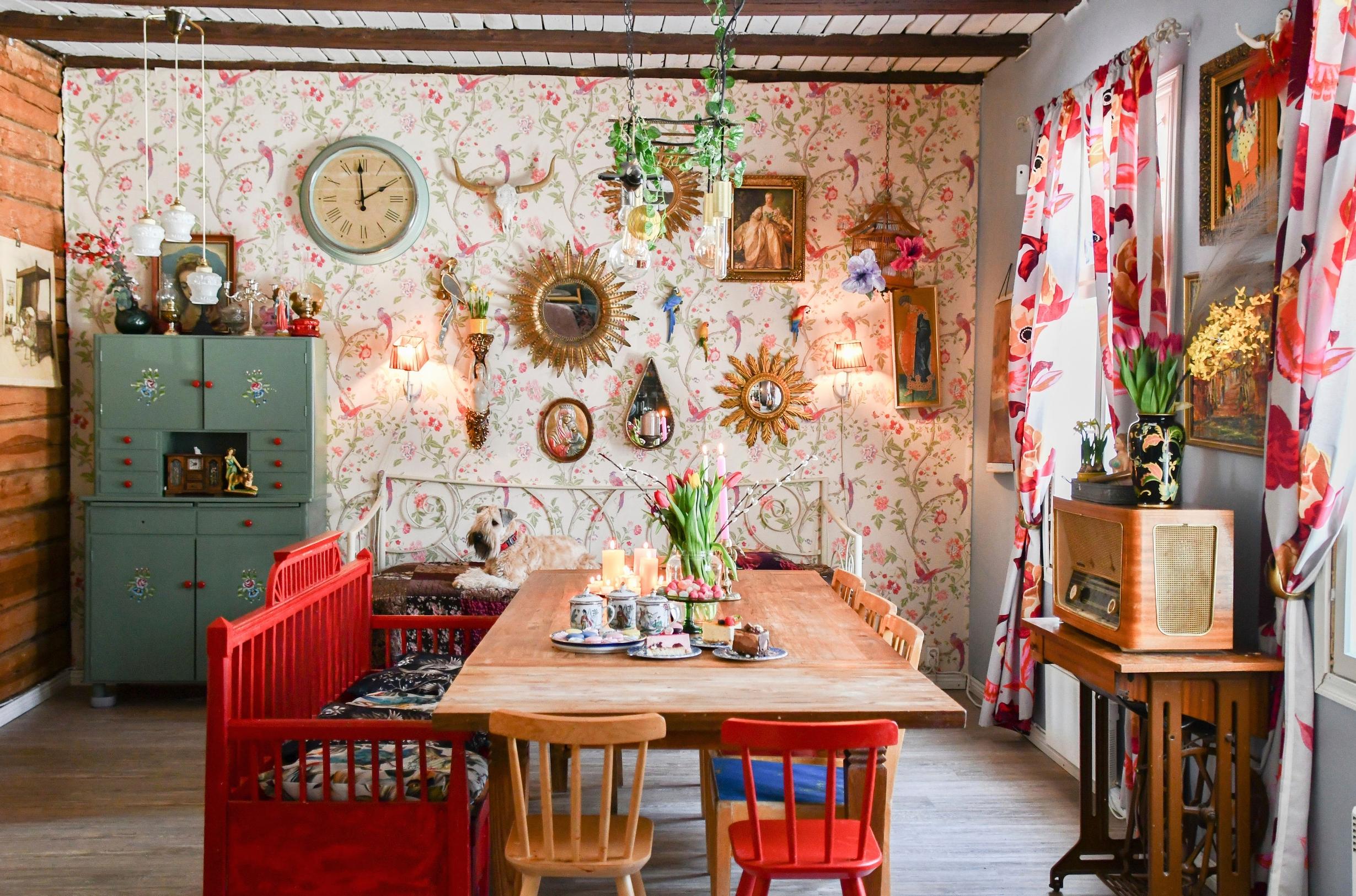 A colorful dining room set for Easter.