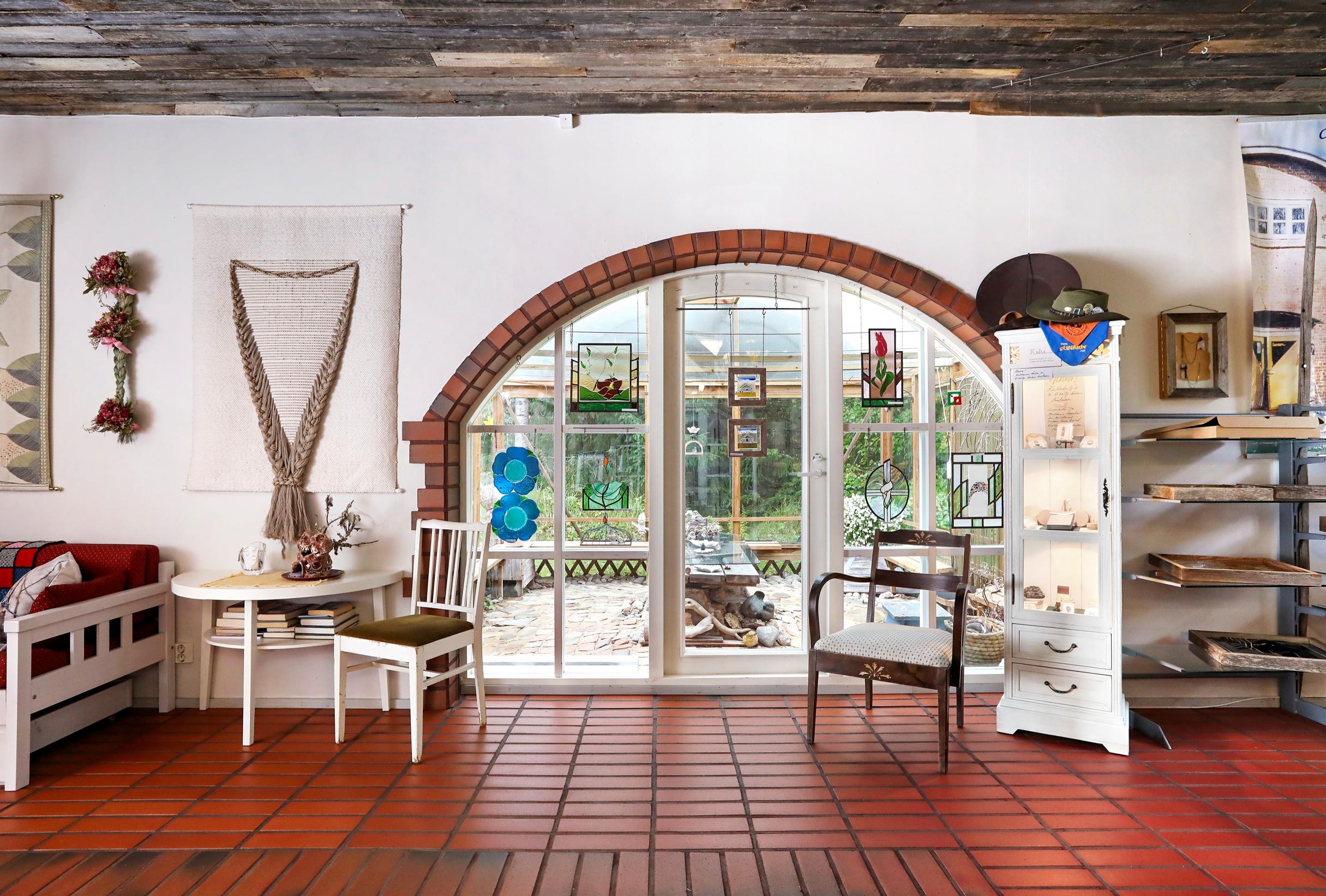 The mill’s ground floor features arched windows