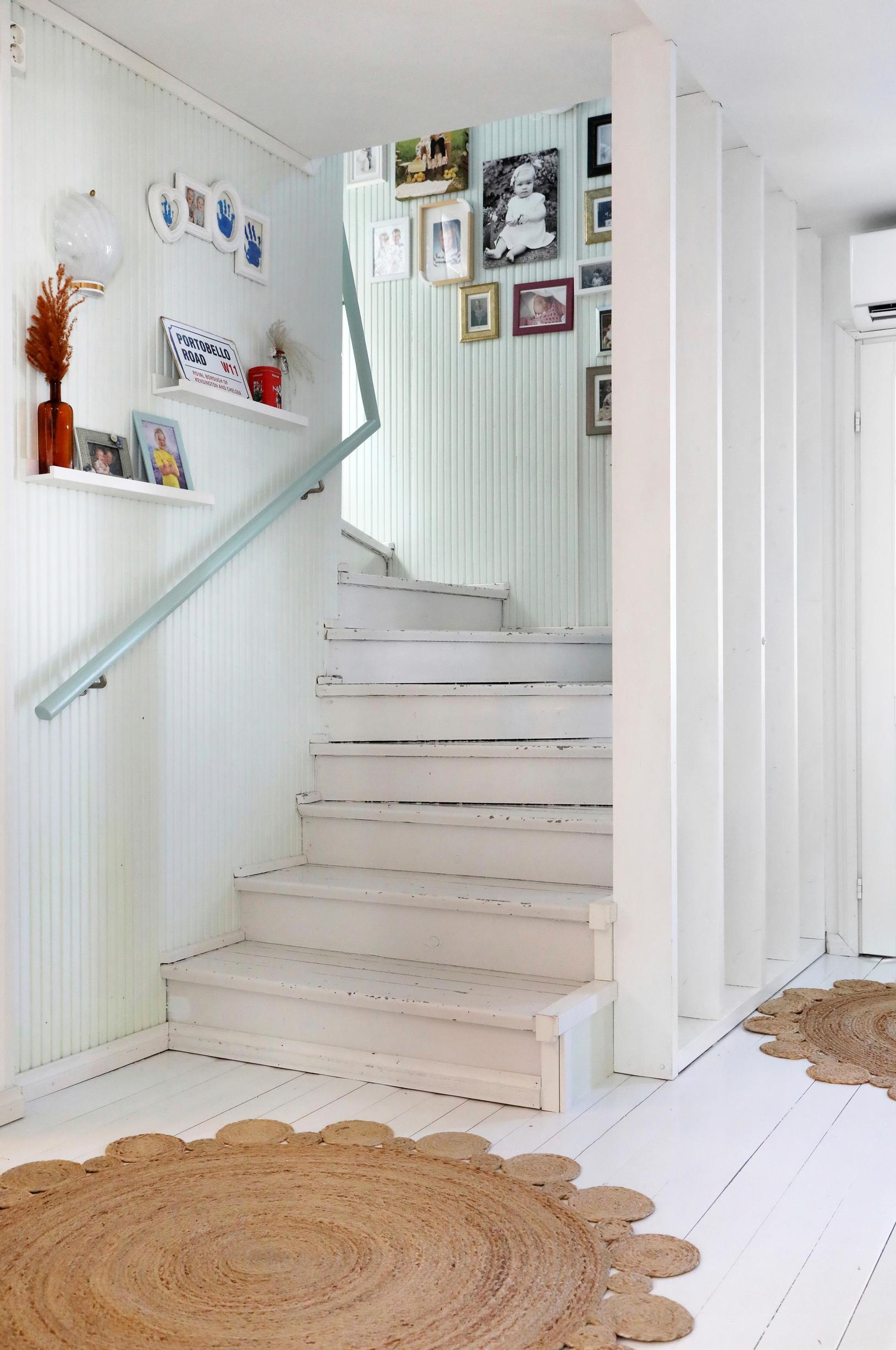 The staircase in the rintamamiestalo.