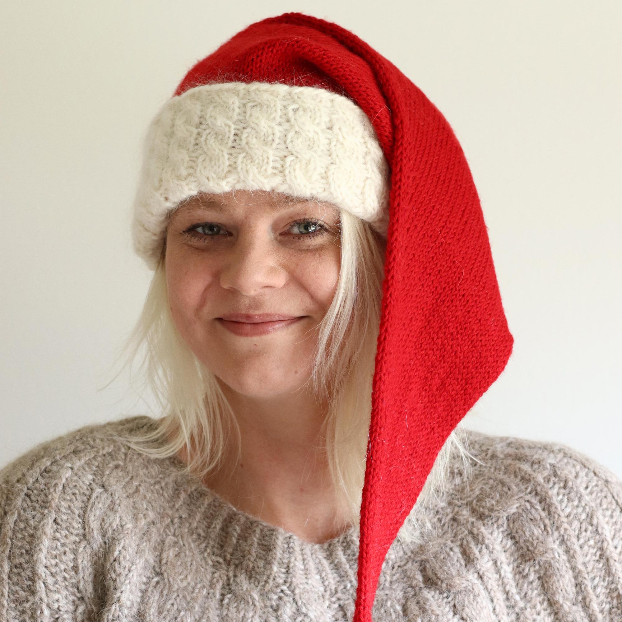This knitted elf hat is the best Christmas accessory—knit yours out of 7 different sizes