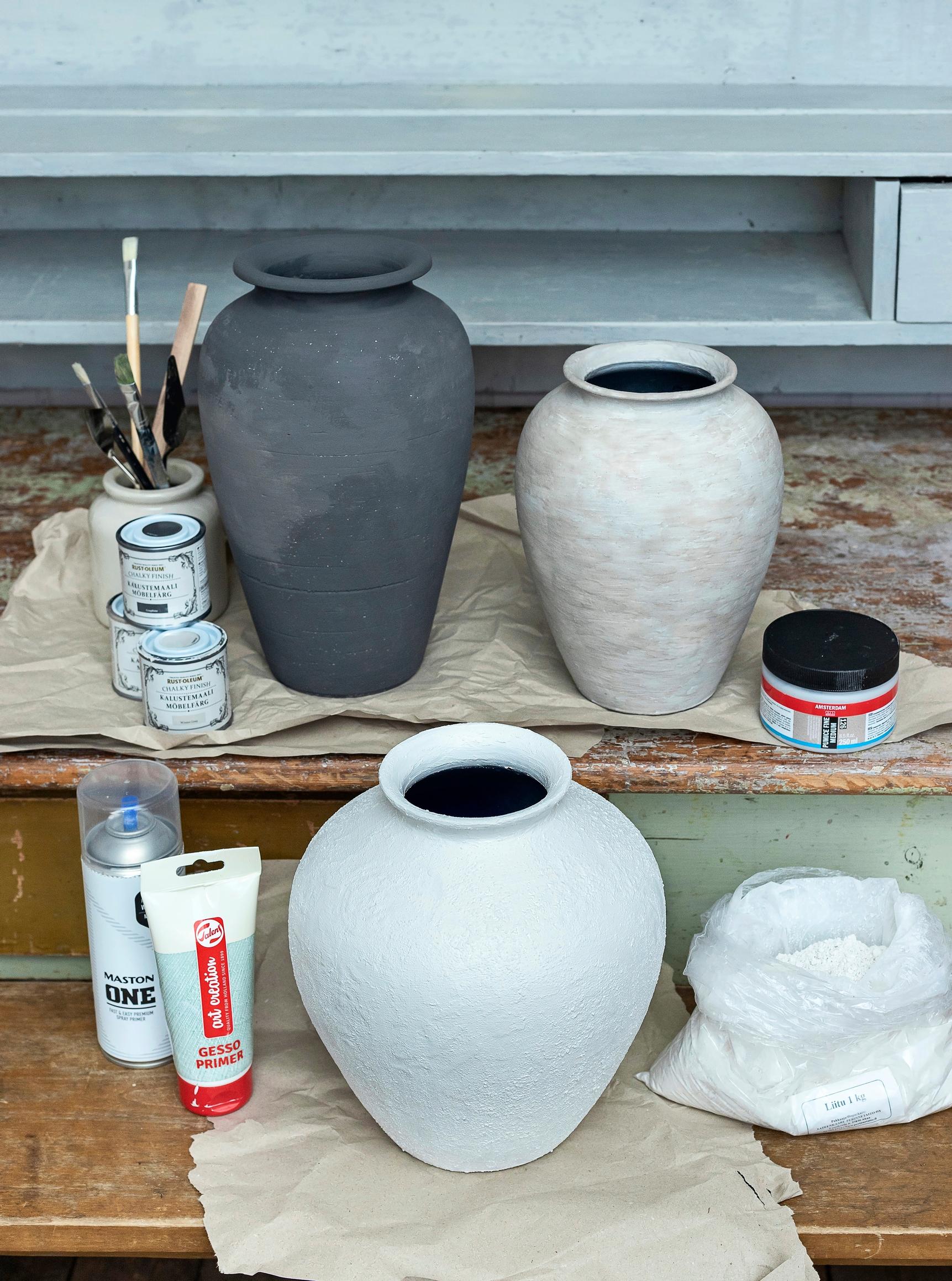 Painting the pots