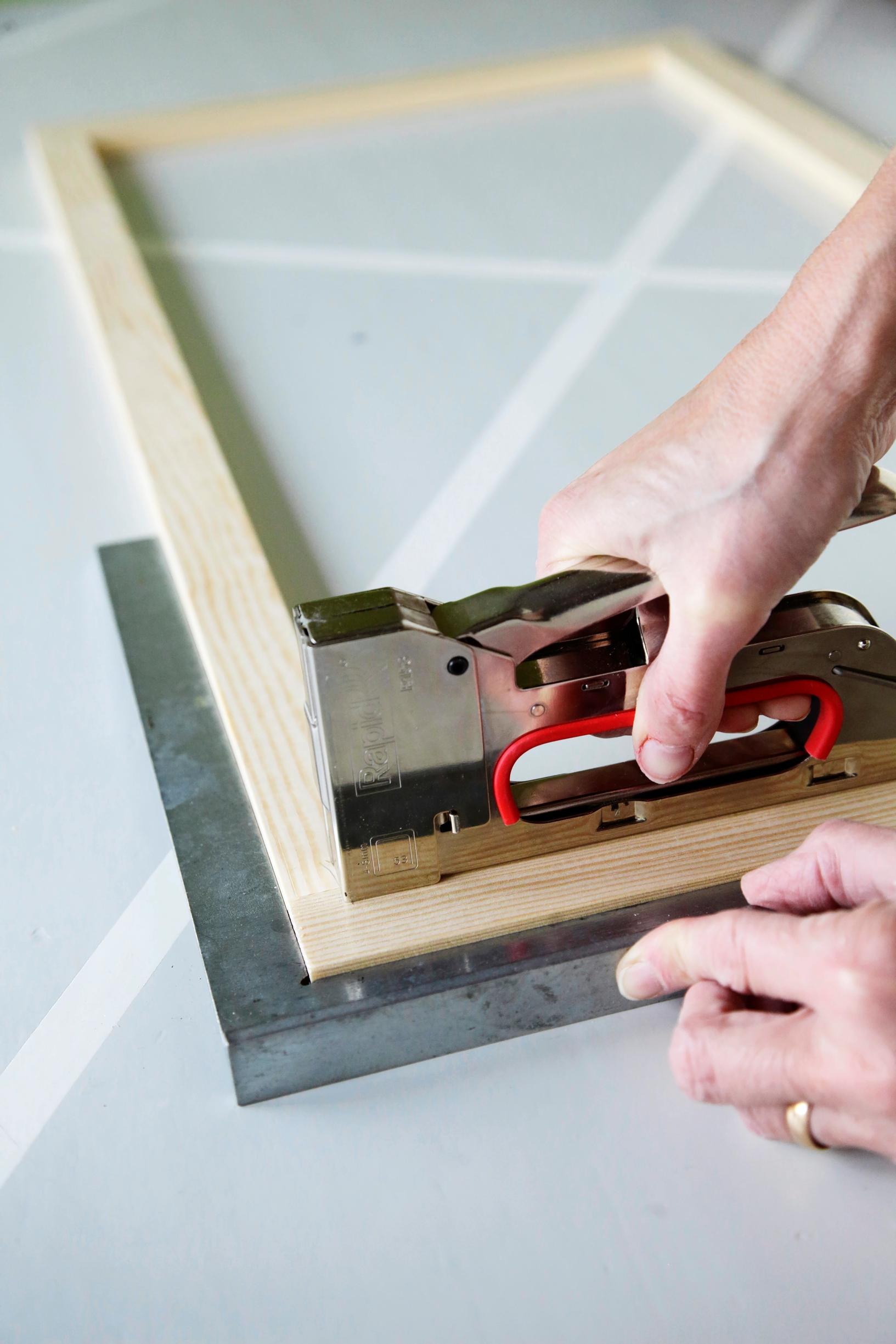 Cutting the slats for the diy mosquito net for windows