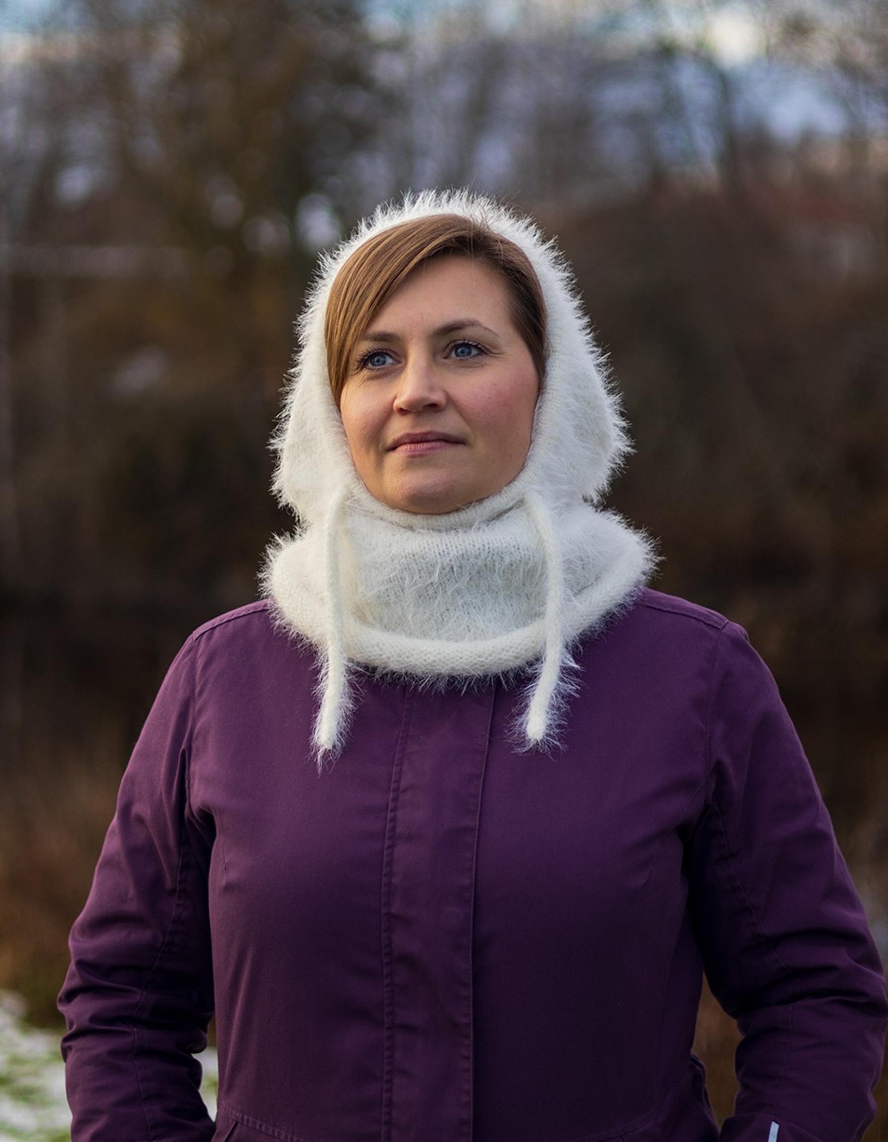Knitted hood