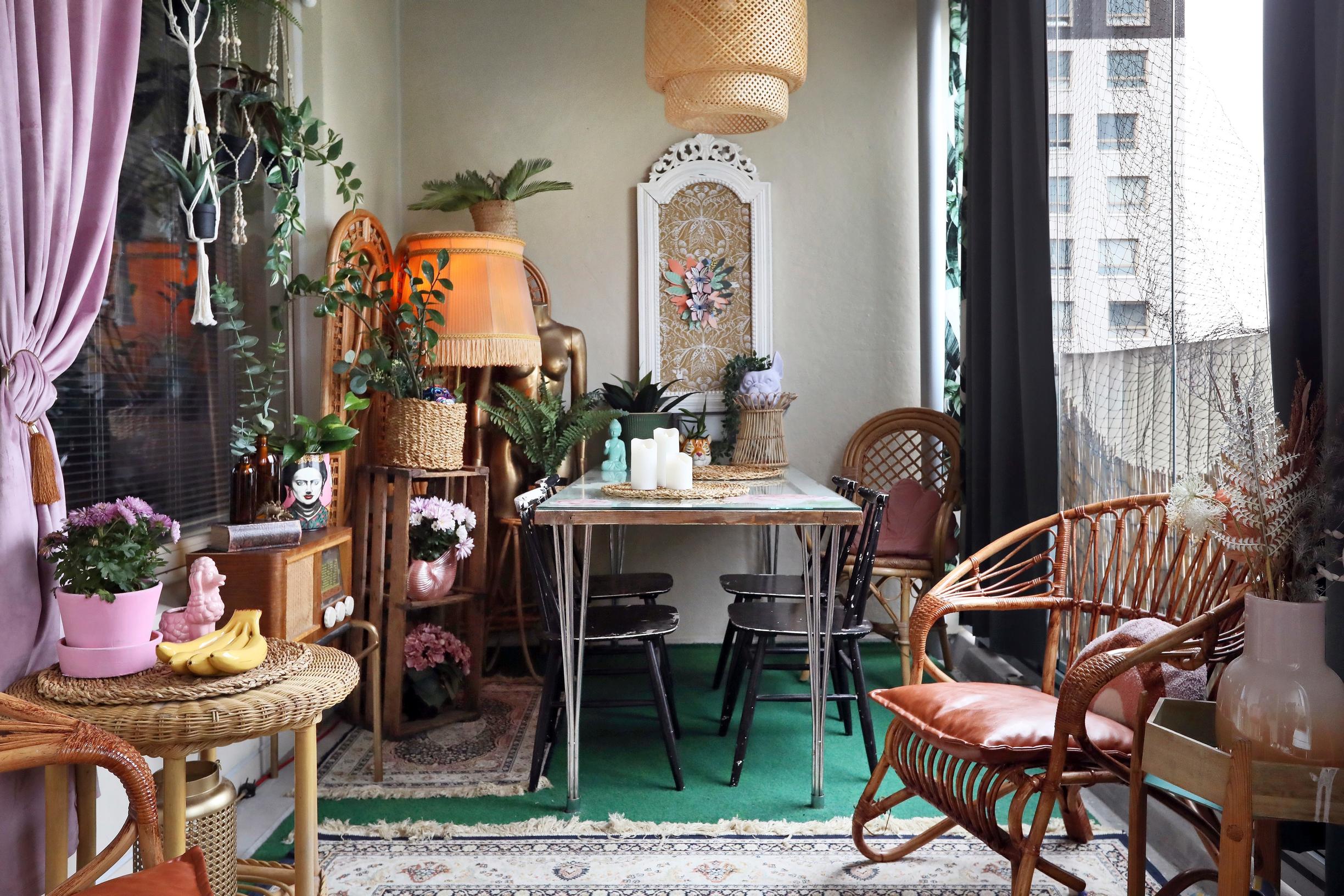 Abundantly decorated glazed balcony