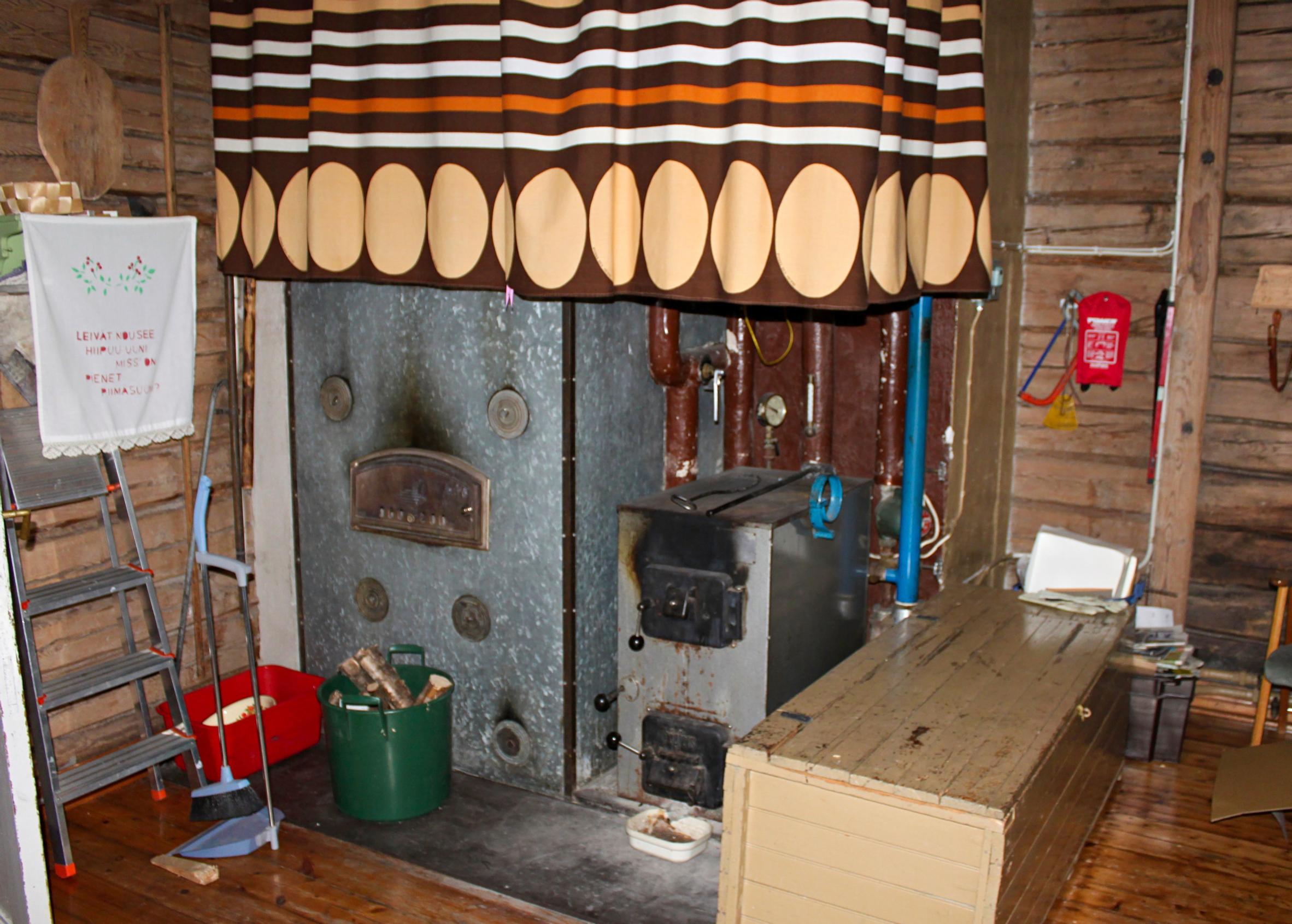 The old baking oven before renovation